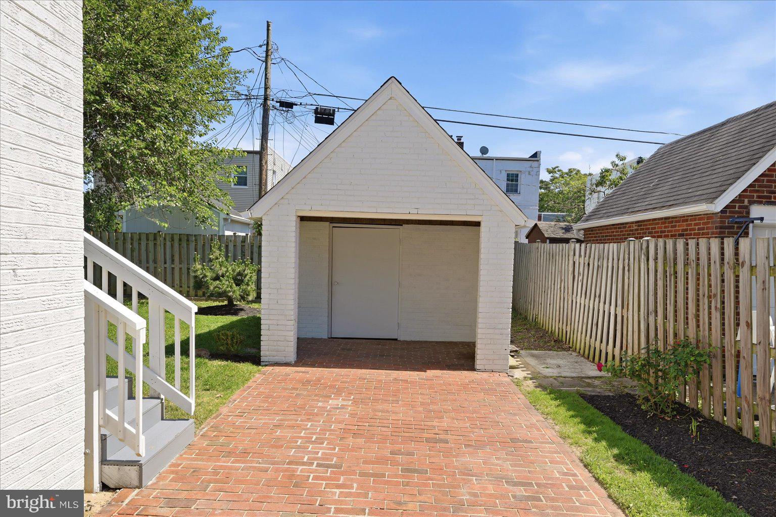 ARLINGTON HILLS - Residential