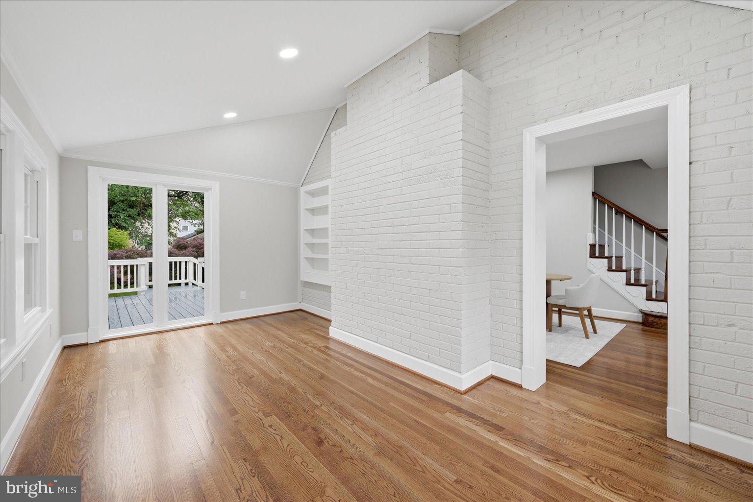 ARLINGTON HILLS - Residential