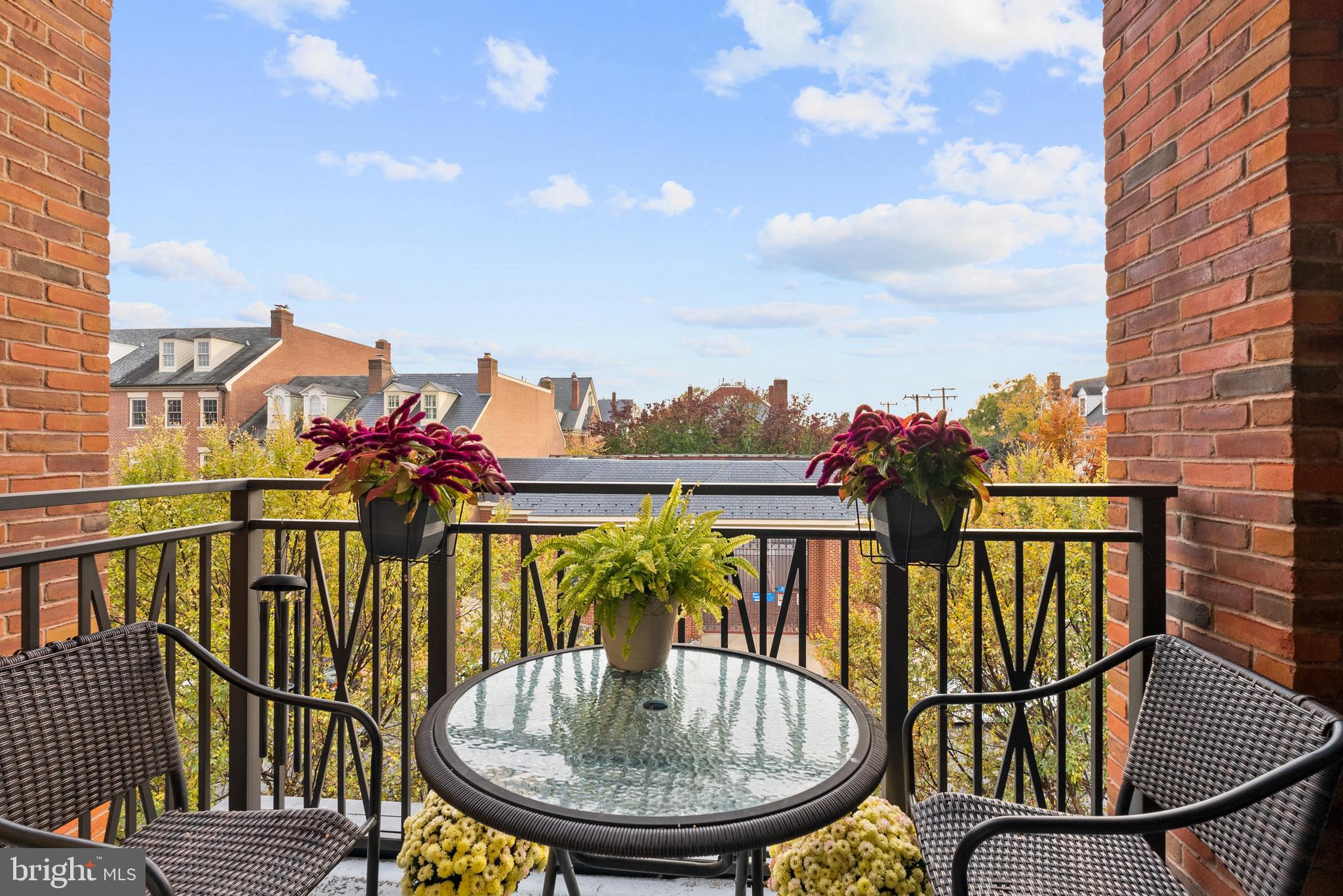 ROBINSON LANDING - Residential