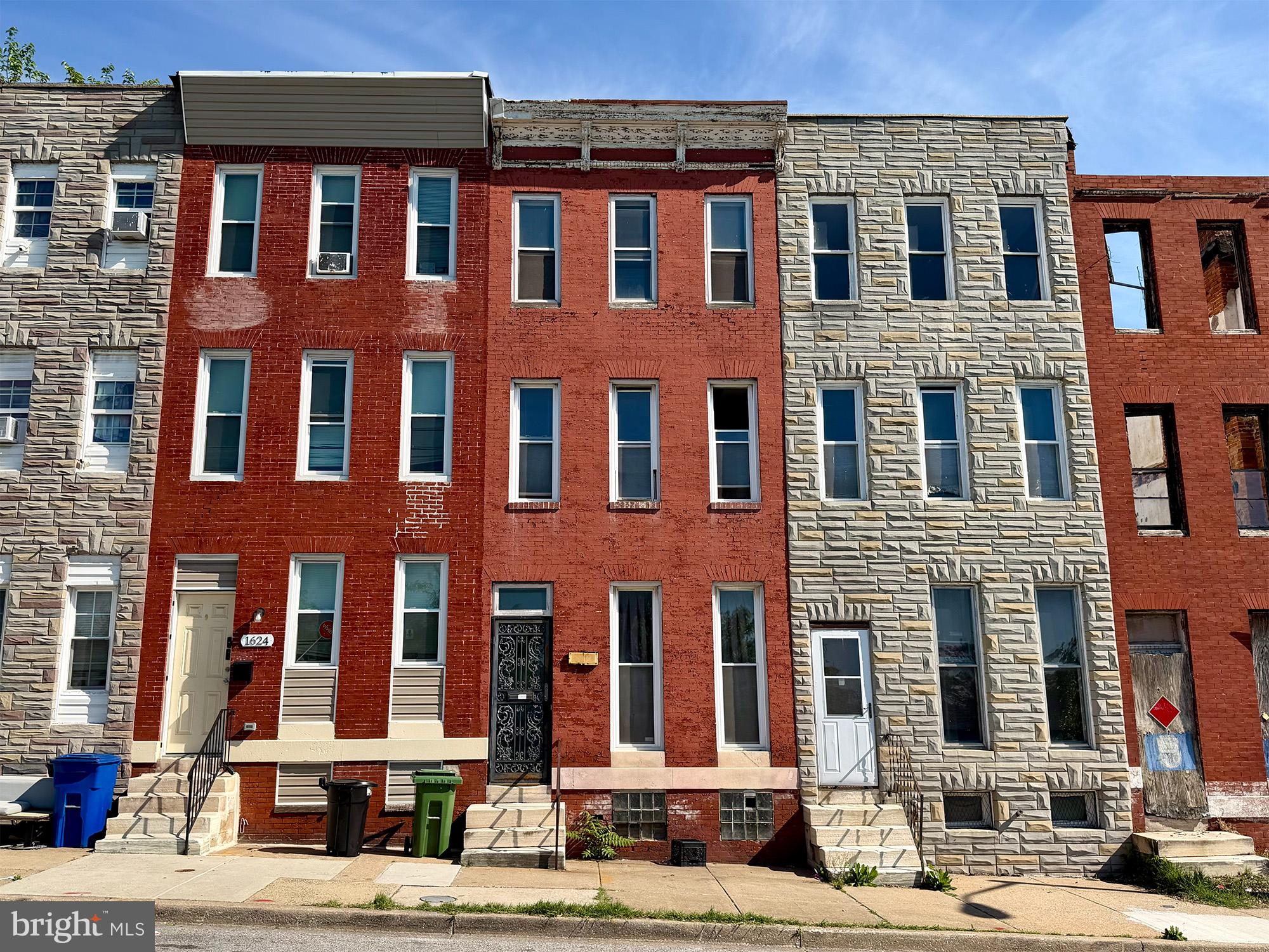 ONLINE REAL ESTATE AUCTION!! This exceptional investment opportunity features a charming 3-bedroom, 1-bathroom interior row townhouse, constructed in 1900 with enduring brick materials. The property, set to be auctioned online from June 15-16, 2026, presents a unique chance for investors seeking to capitalize on the potential for appreciation in a revitalizing neighborhood. With an unfinished basement, this residence offers ample space for customization, allowing for the creation of additional living areas or rental units, thereby enhancing cash flow potential. The absence of a homeowner association fee further increases profitability, providing investors with greater control over property management and expenses. The auction includes a 6% buyer's premium, ensuring transparency in the bidding process. This property is not only a solid addition to any portfolio but also a canvas for creative renovation, poised for significant returns in a competitive market. Seize this opportunity to invest in a property with both historical charm and modern potential.