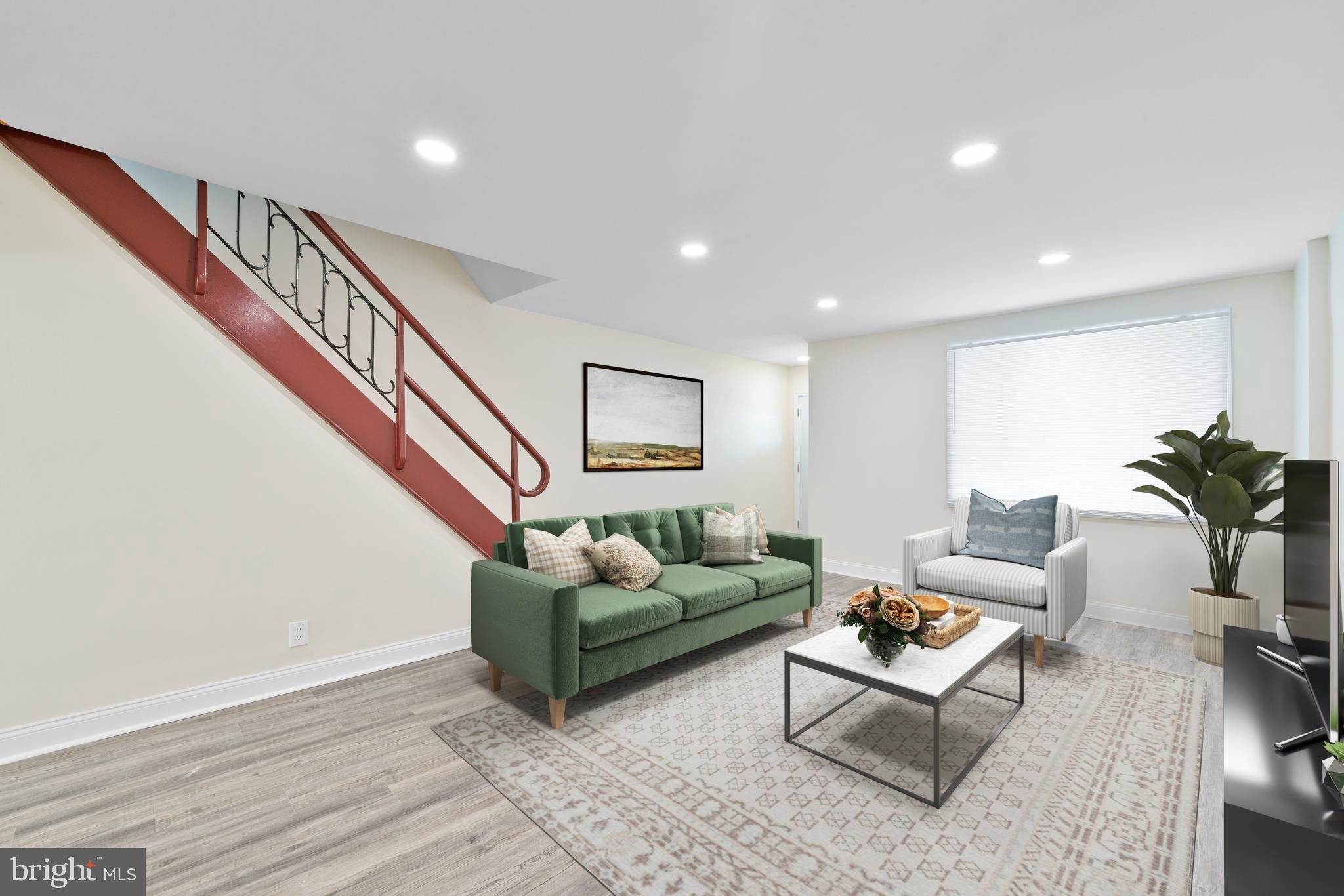 MAYFAIR (WEST) - Residential
