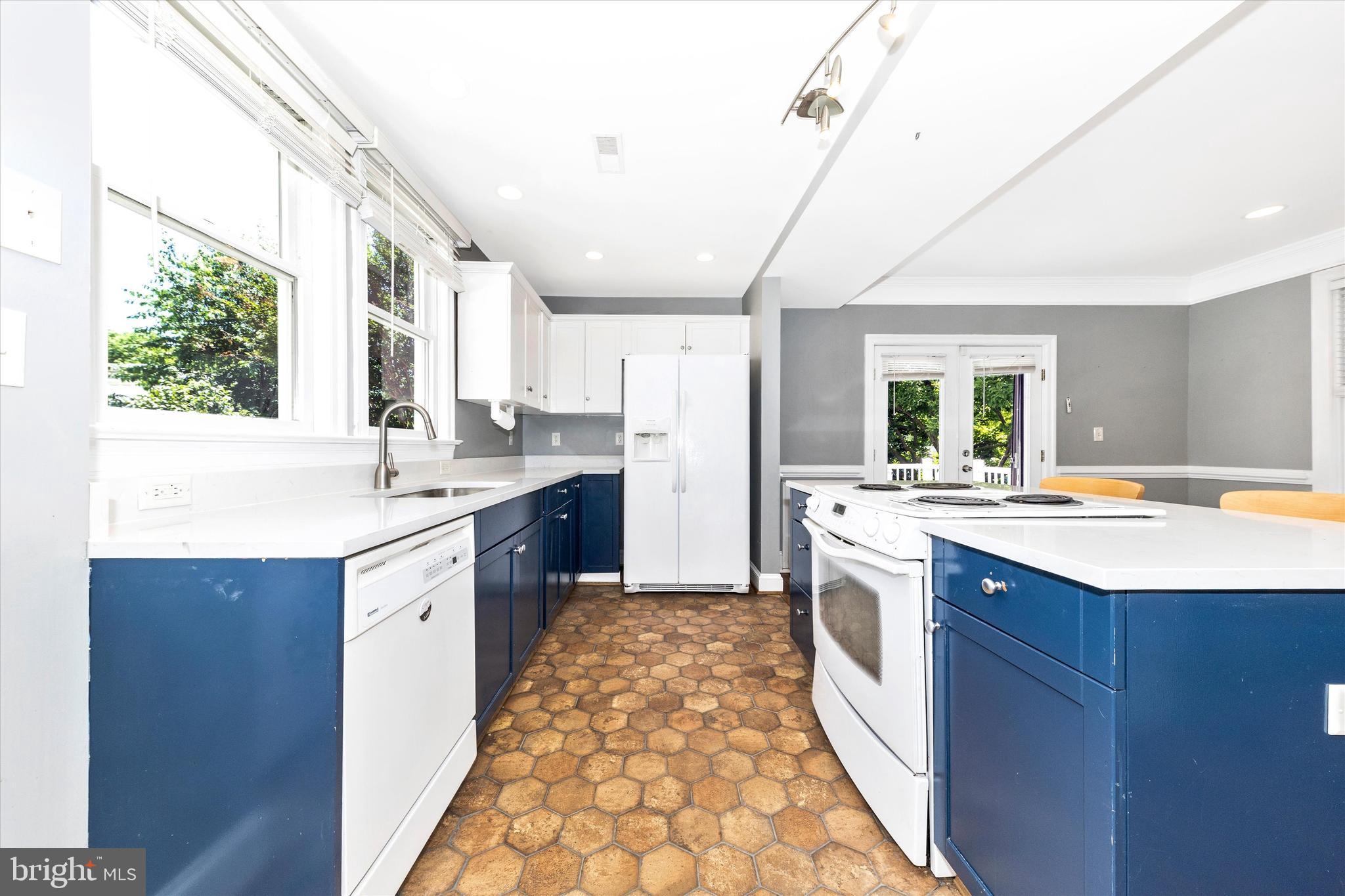 BRUNSWICK - Residential