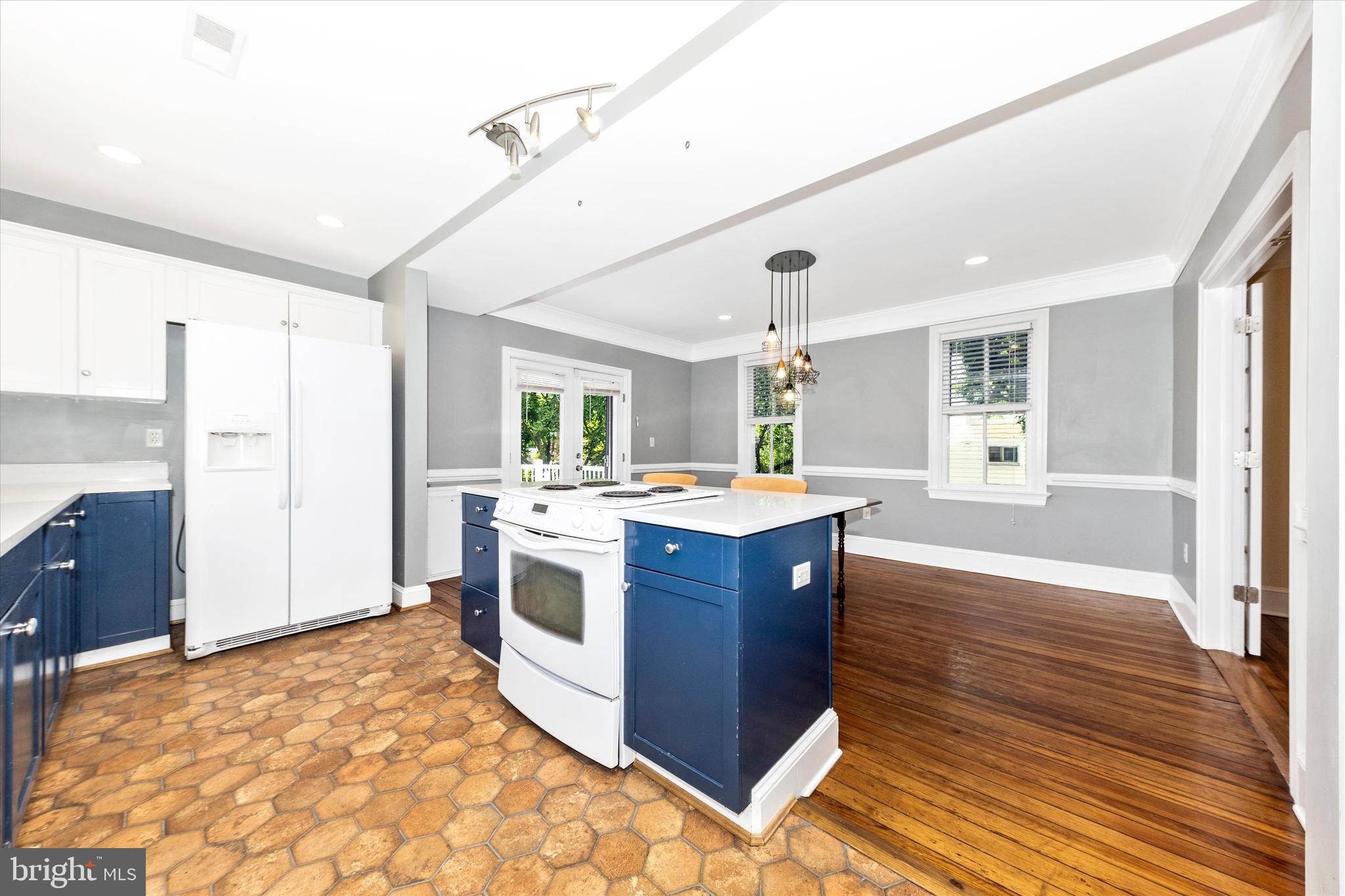 BRUNSWICK - Residential