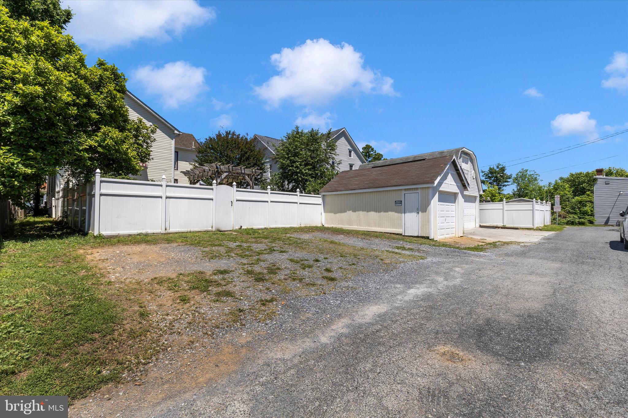 BRUNSWICK - Residential
