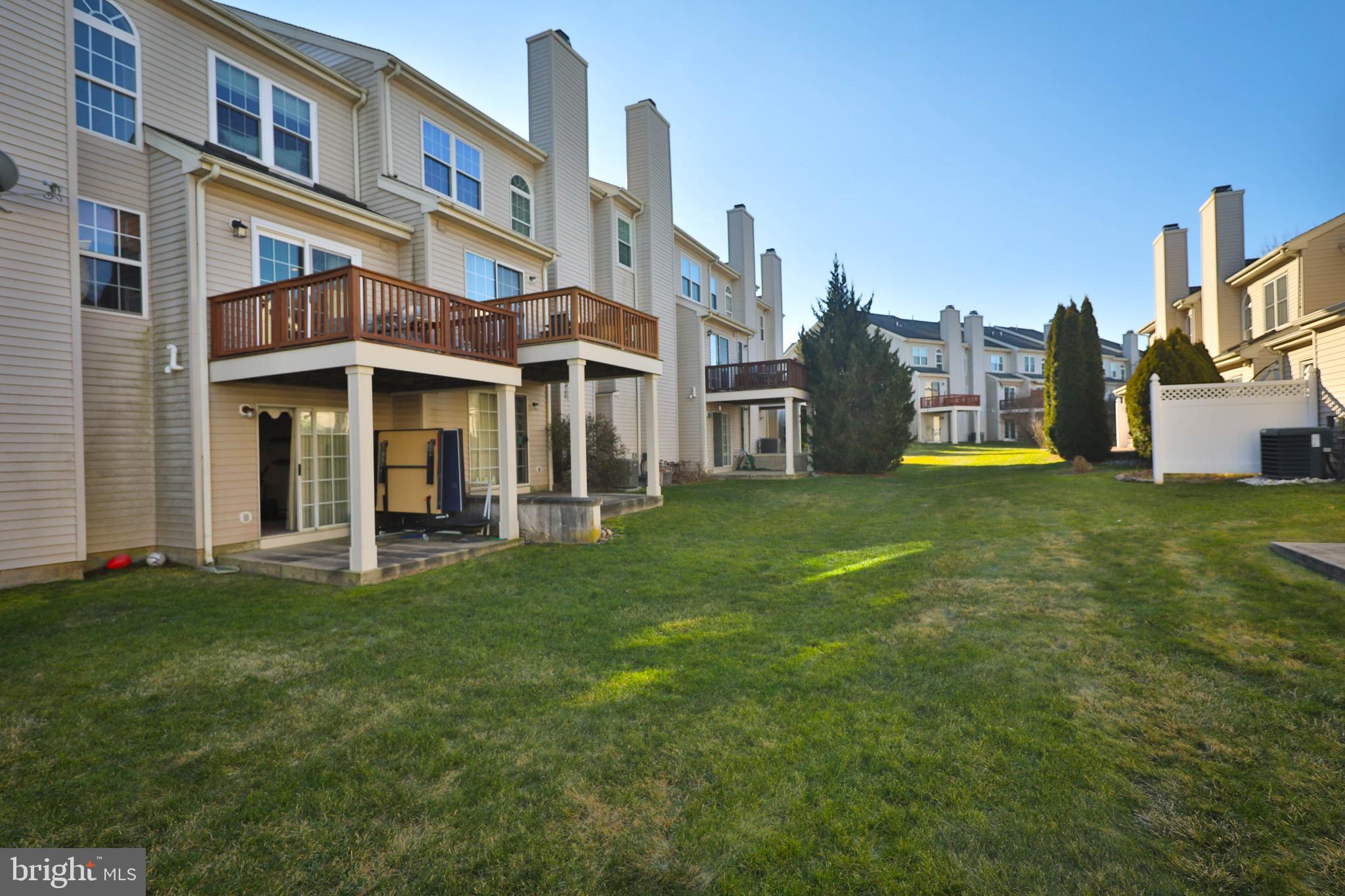 COUNTRY CROSSING - Residential