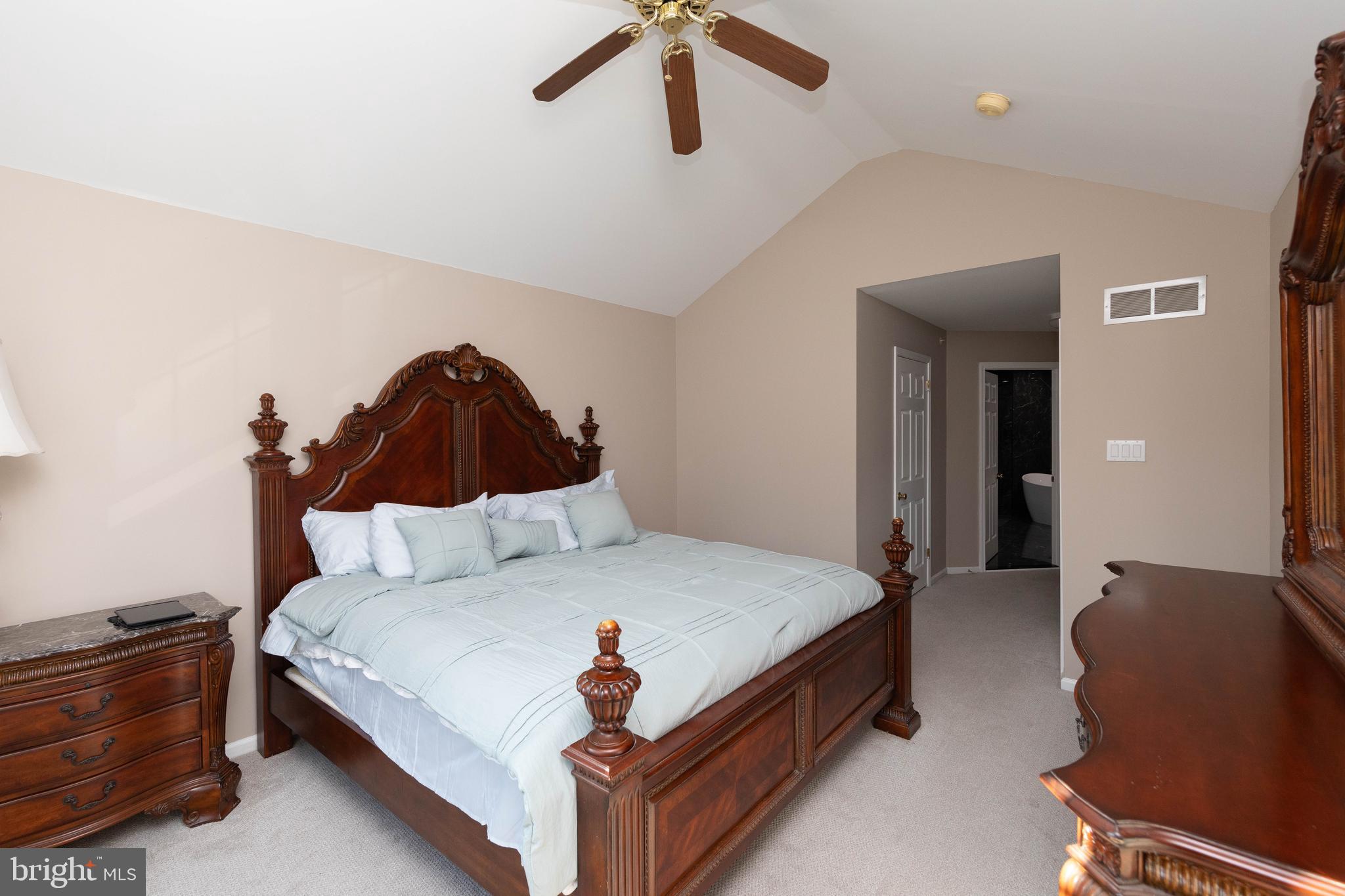 COUNTRY CROSSING - Residential