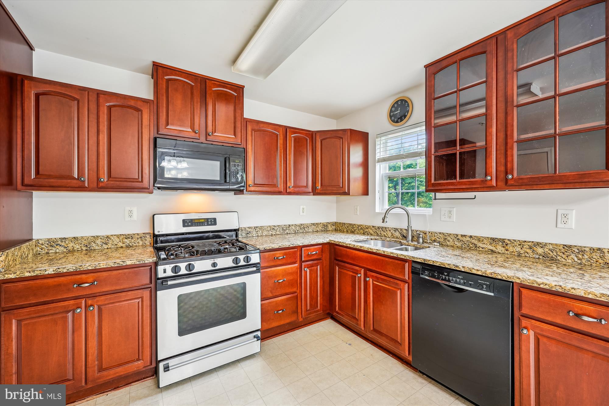KINGSVIEW VILLAGE - Residential