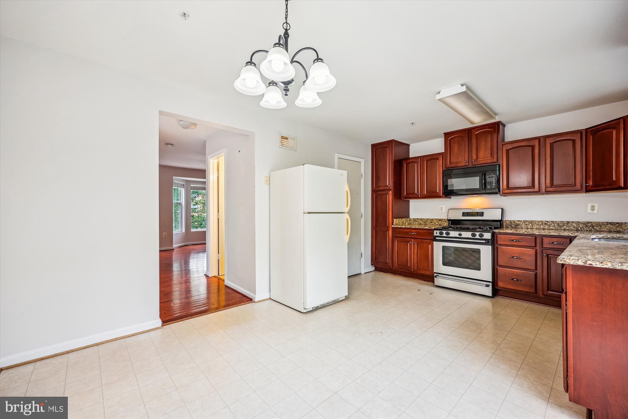 KINGSVIEW VILLAGE - Residential
