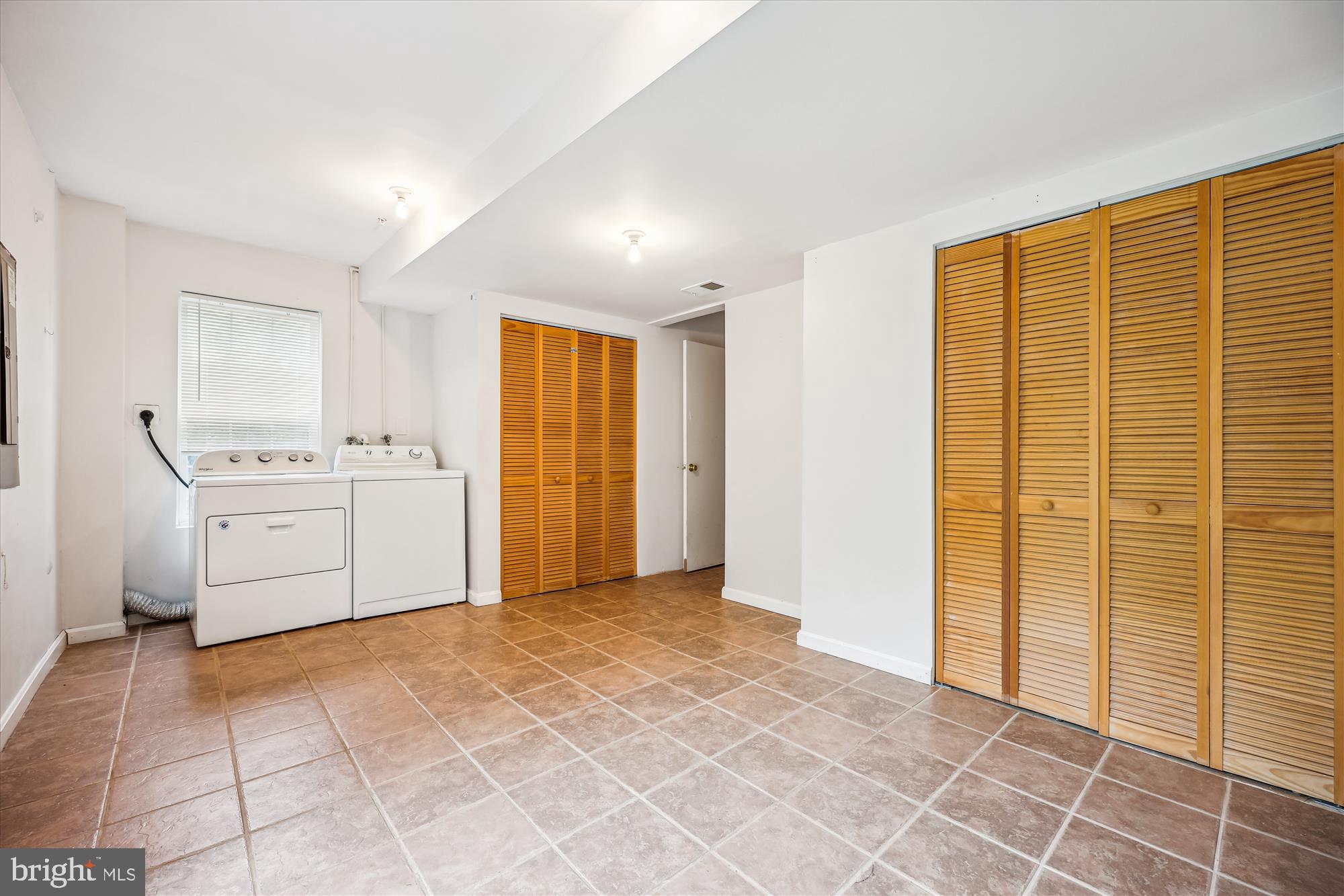 KINGSVIEW VILLAGE - Residential