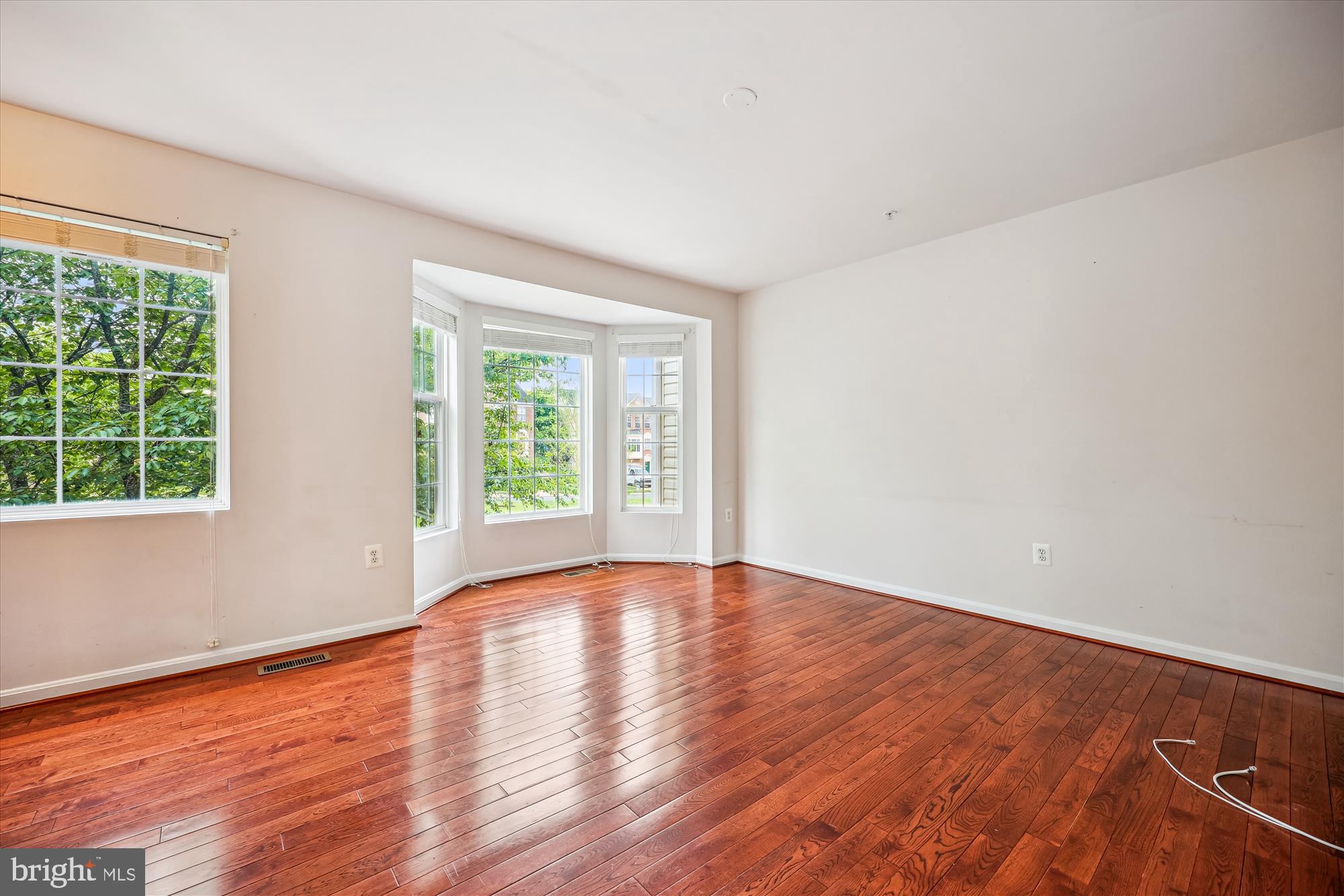 KINGSVIEW VILLAGE - Residential