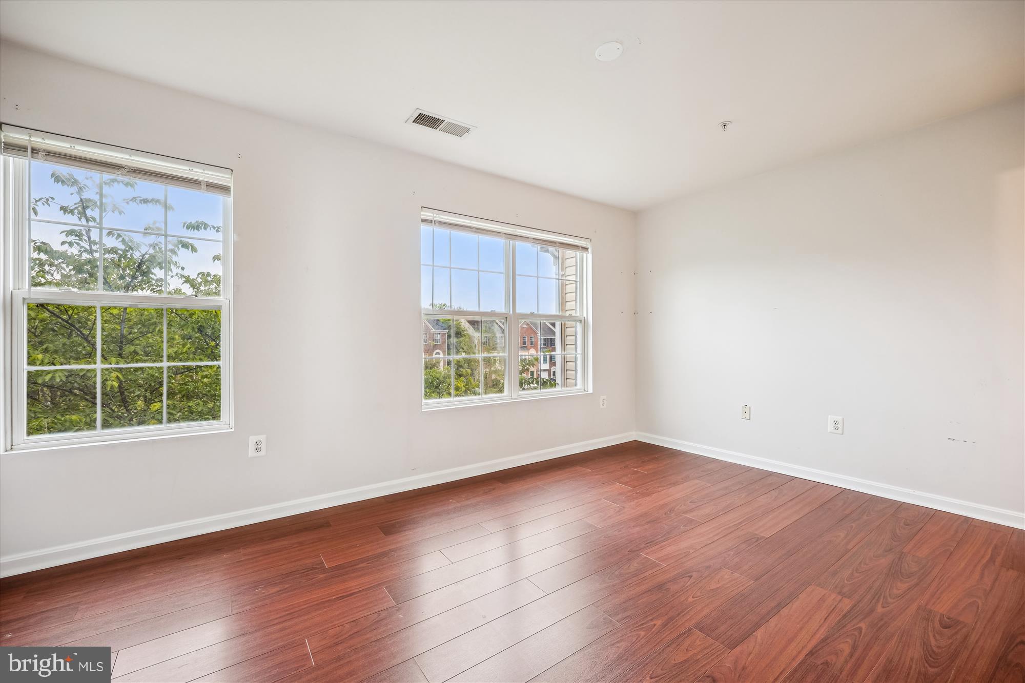 KINGSVIEW VILLAGE - Residential