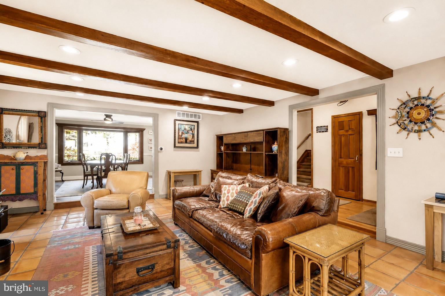 HILLSIDE MANOR - Residential