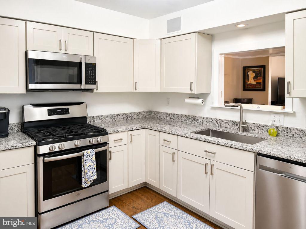 JEFFERSON PLACE - Residential