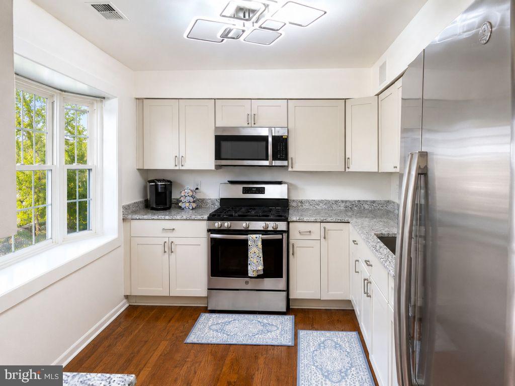 JEFFERSON PLACE - Residential