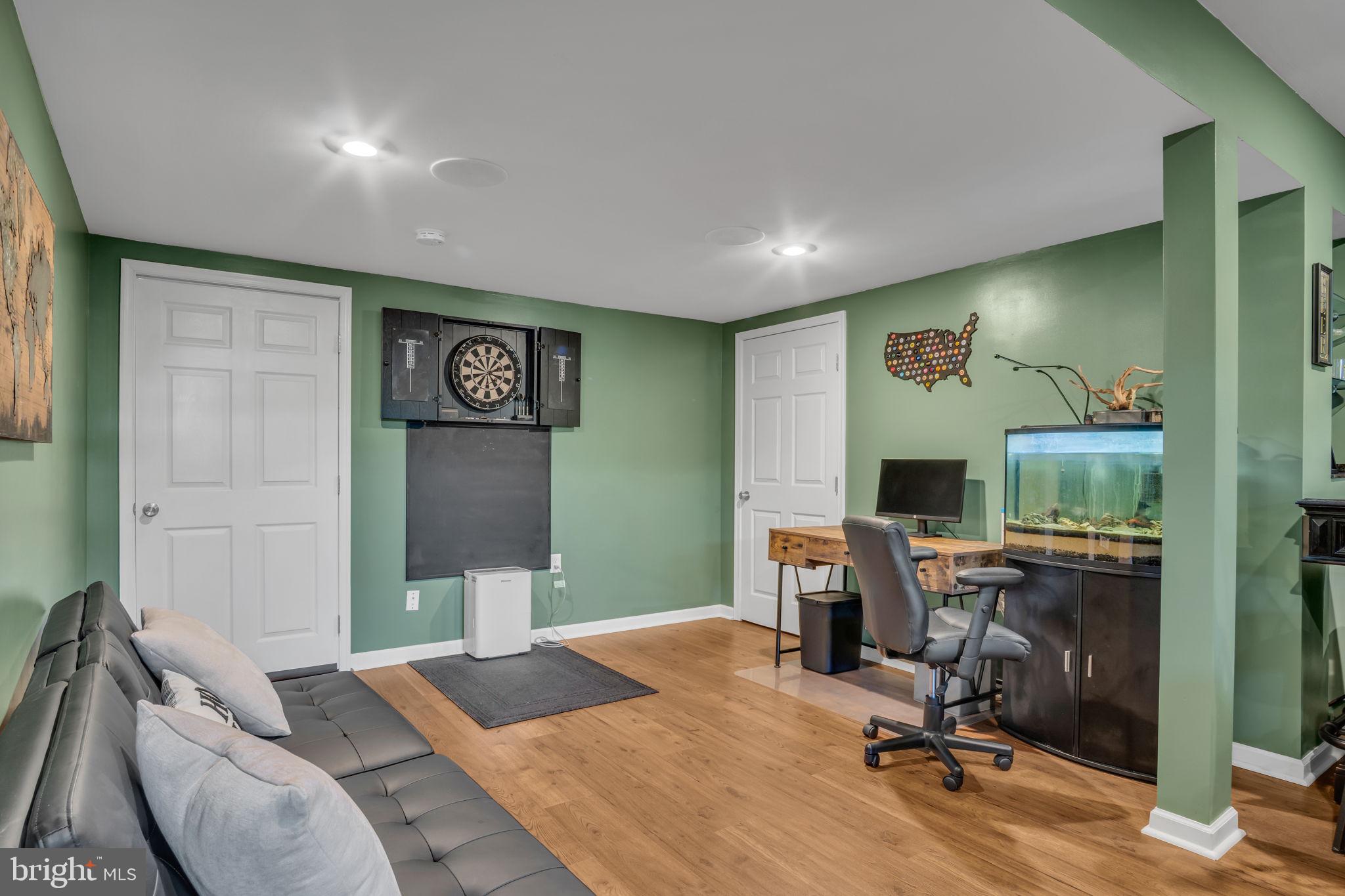 BEACON HILL VILLAGE - Residential