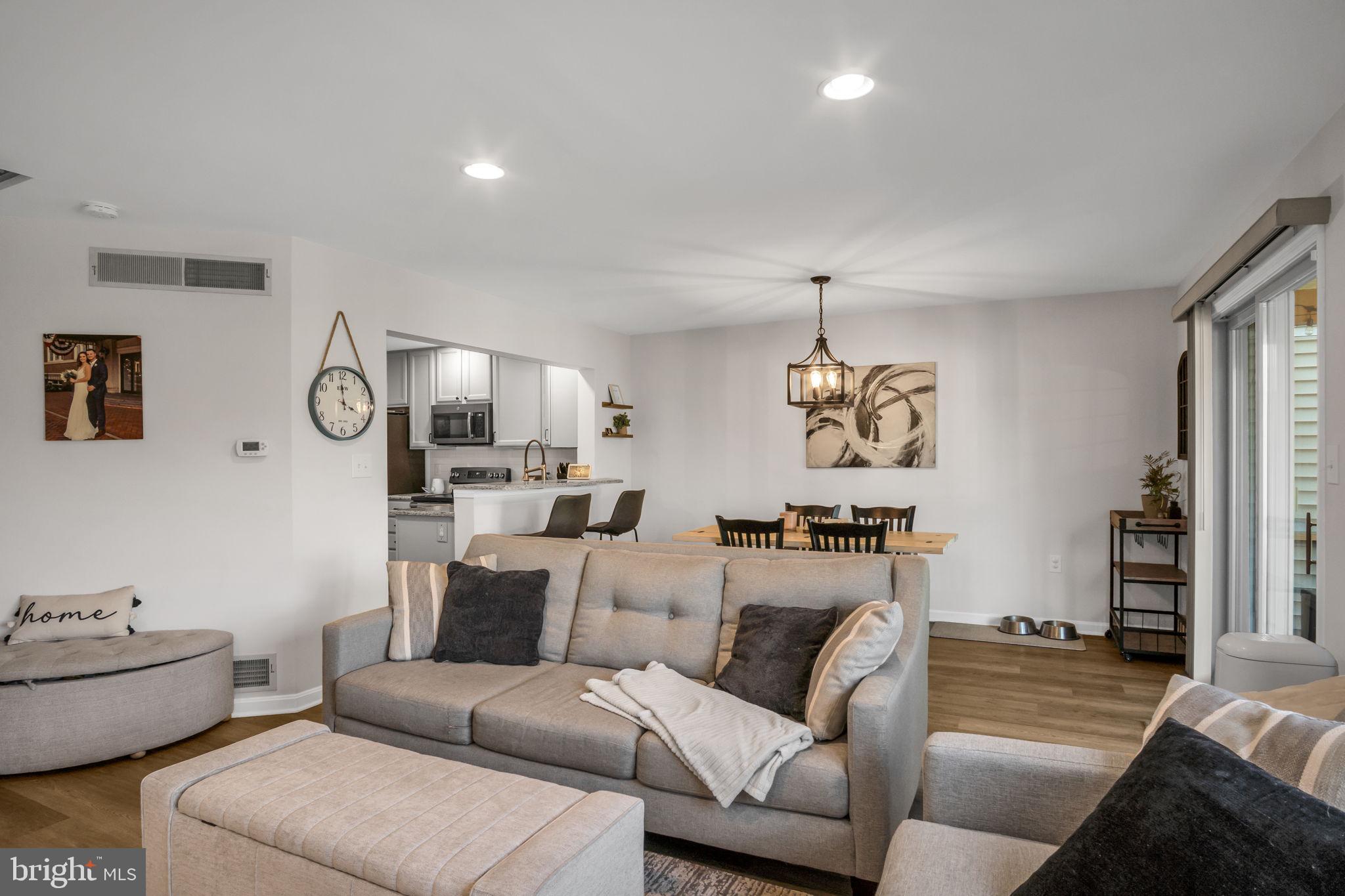 BEACON HILL VILLAGE - Residential