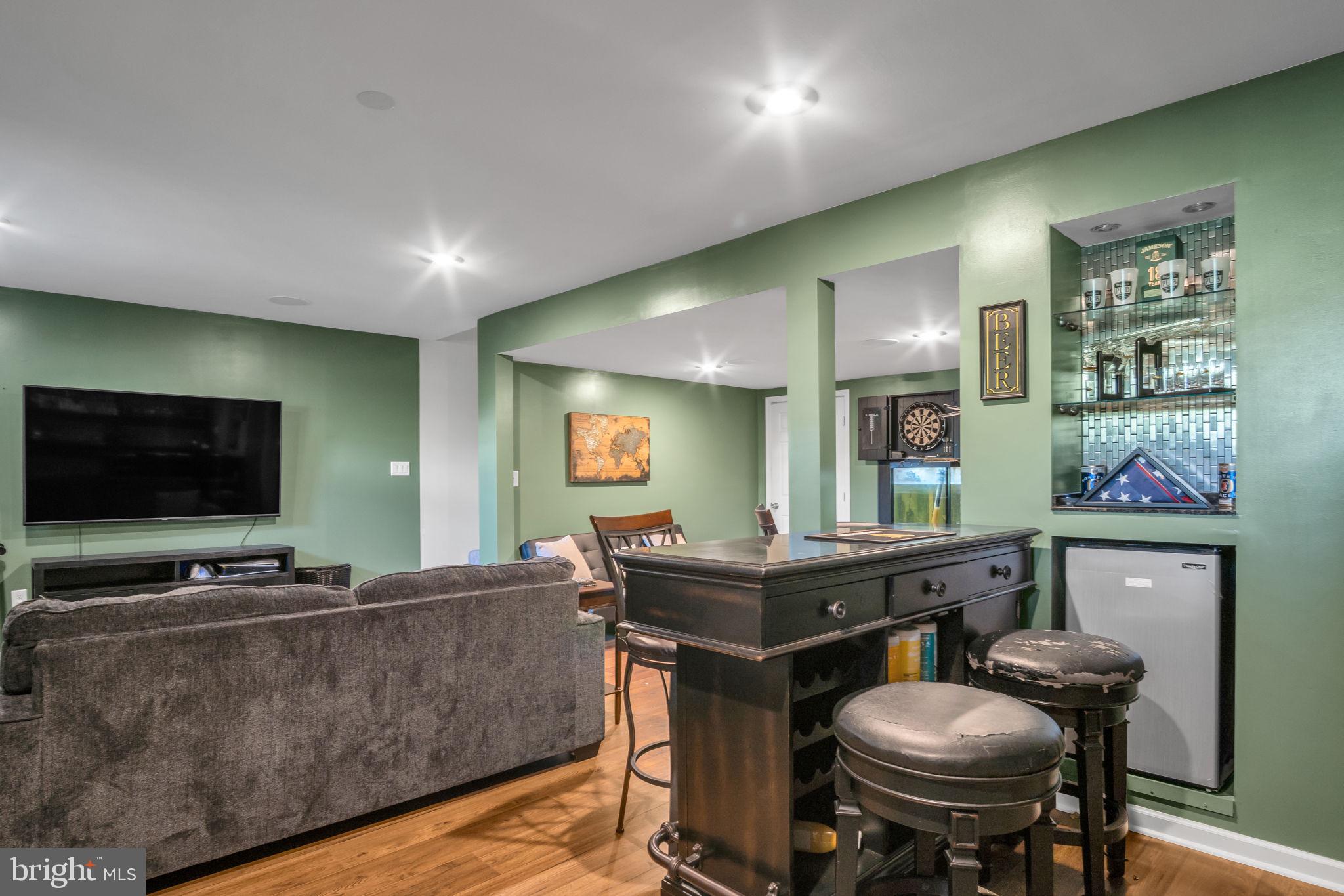 BEACON HILL VILLAGE - Residential