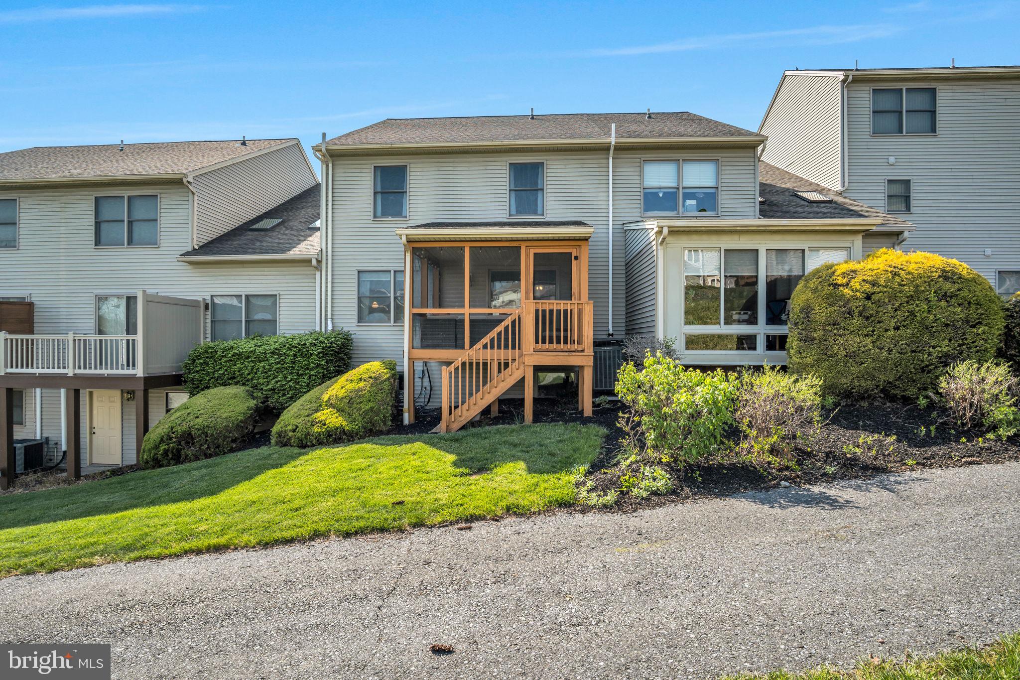BEACON HILL VILLAGE - Residential