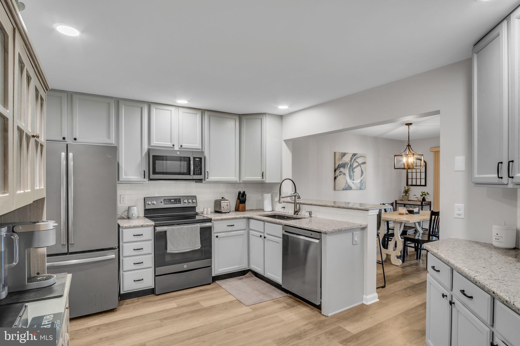 BEACON HILL VILLAGE - Residential