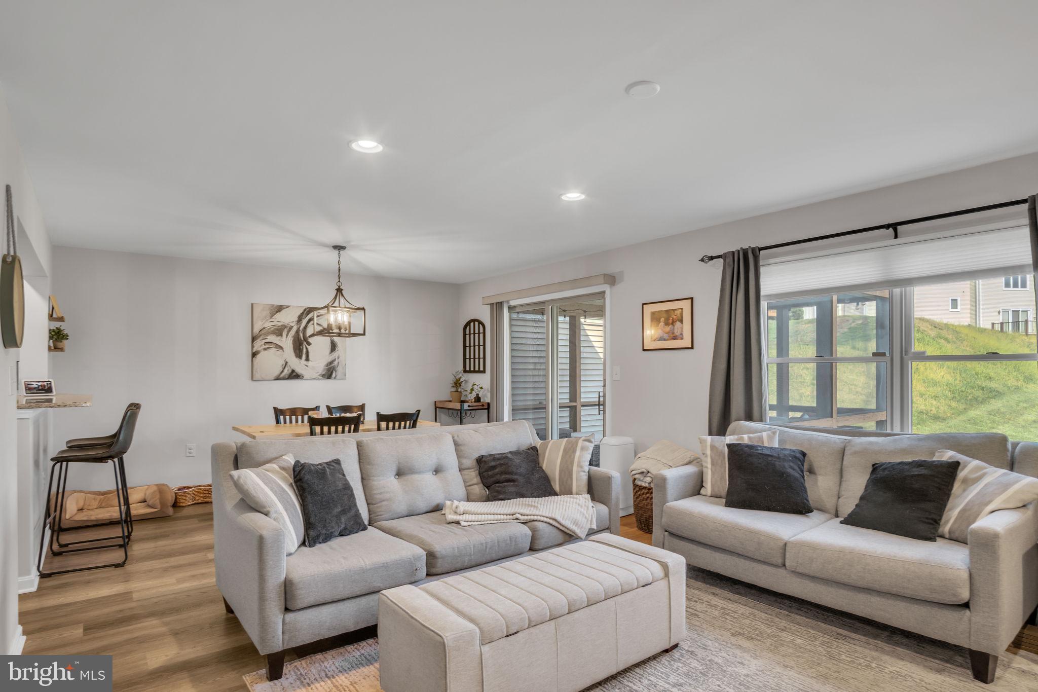 BEACON HILL VILLAGE - Residential