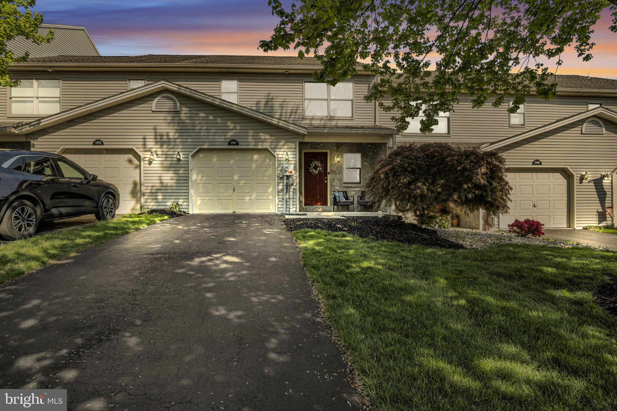 BEACON HILL VILLAGE - Residential
