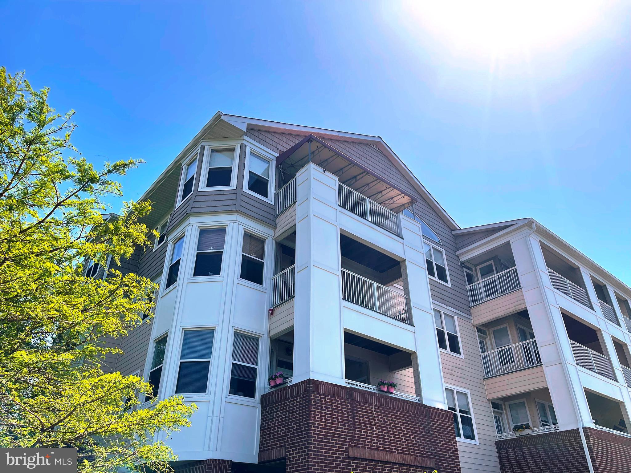 OYSTER BAY CONDOMINIUMS - Residential Lease