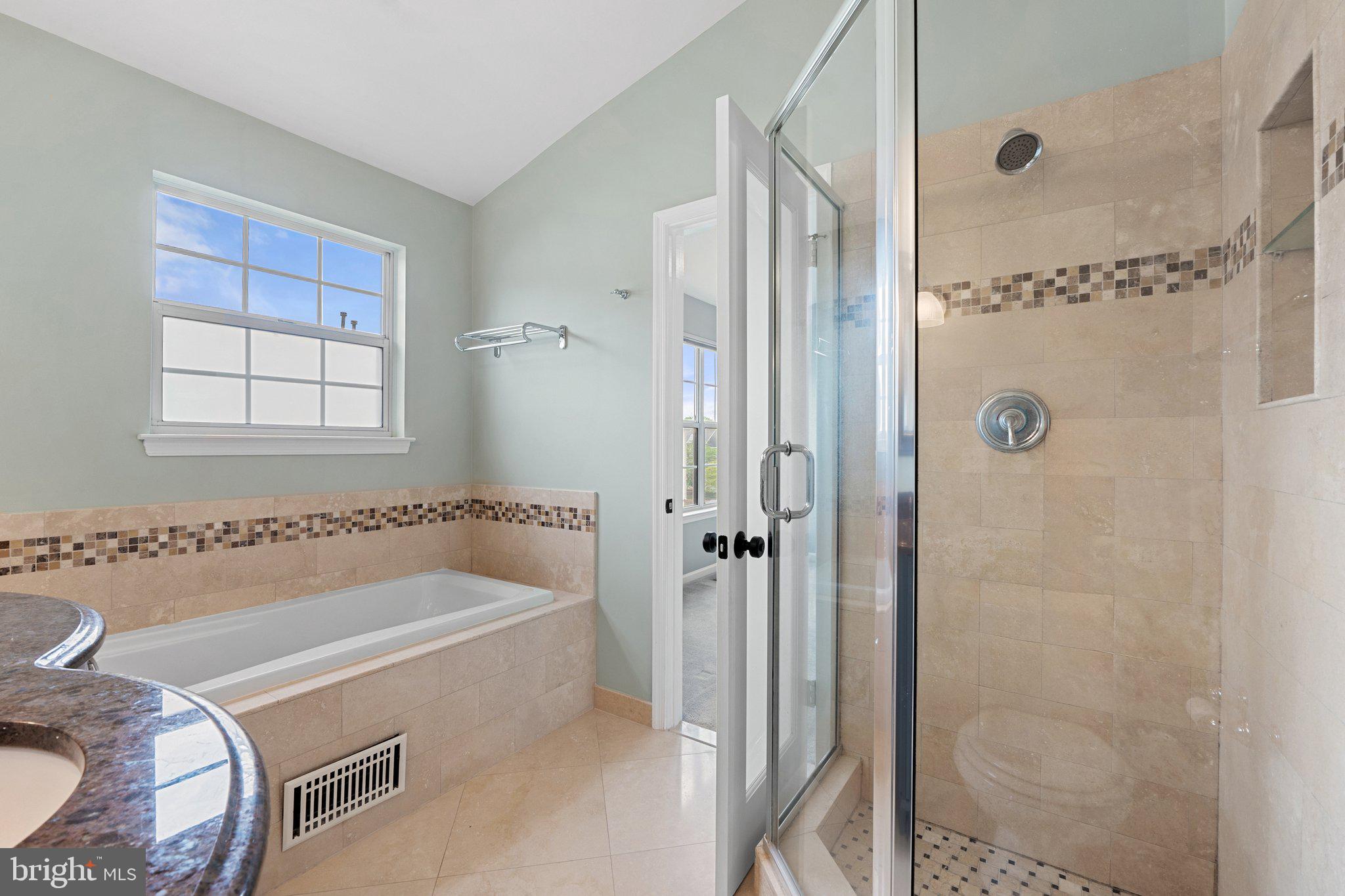 MANCHESTER LAKES - Residential Lease