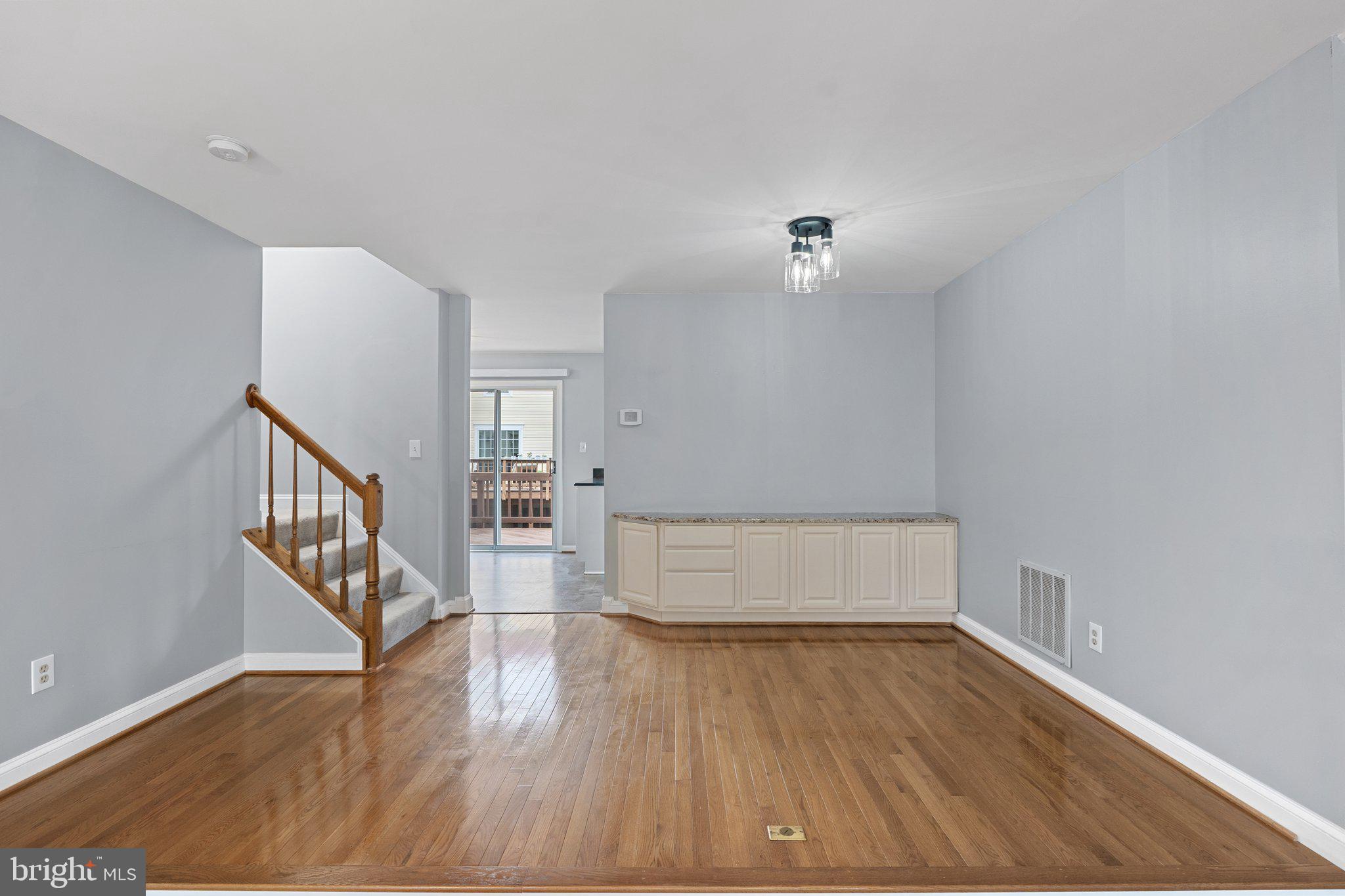 MANCHESTER LAKES - Residential Lease