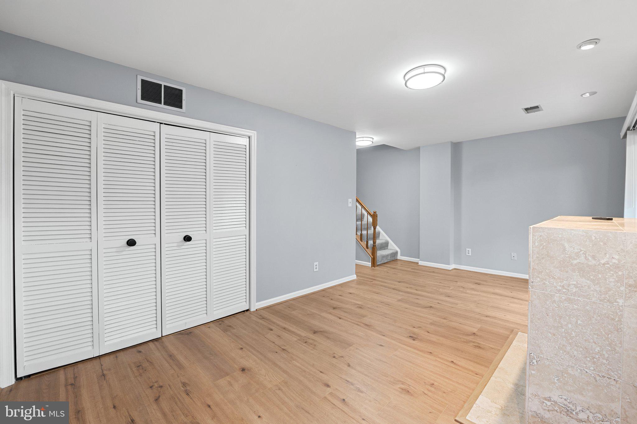 MANCHESTER LAKES - Residential Lease