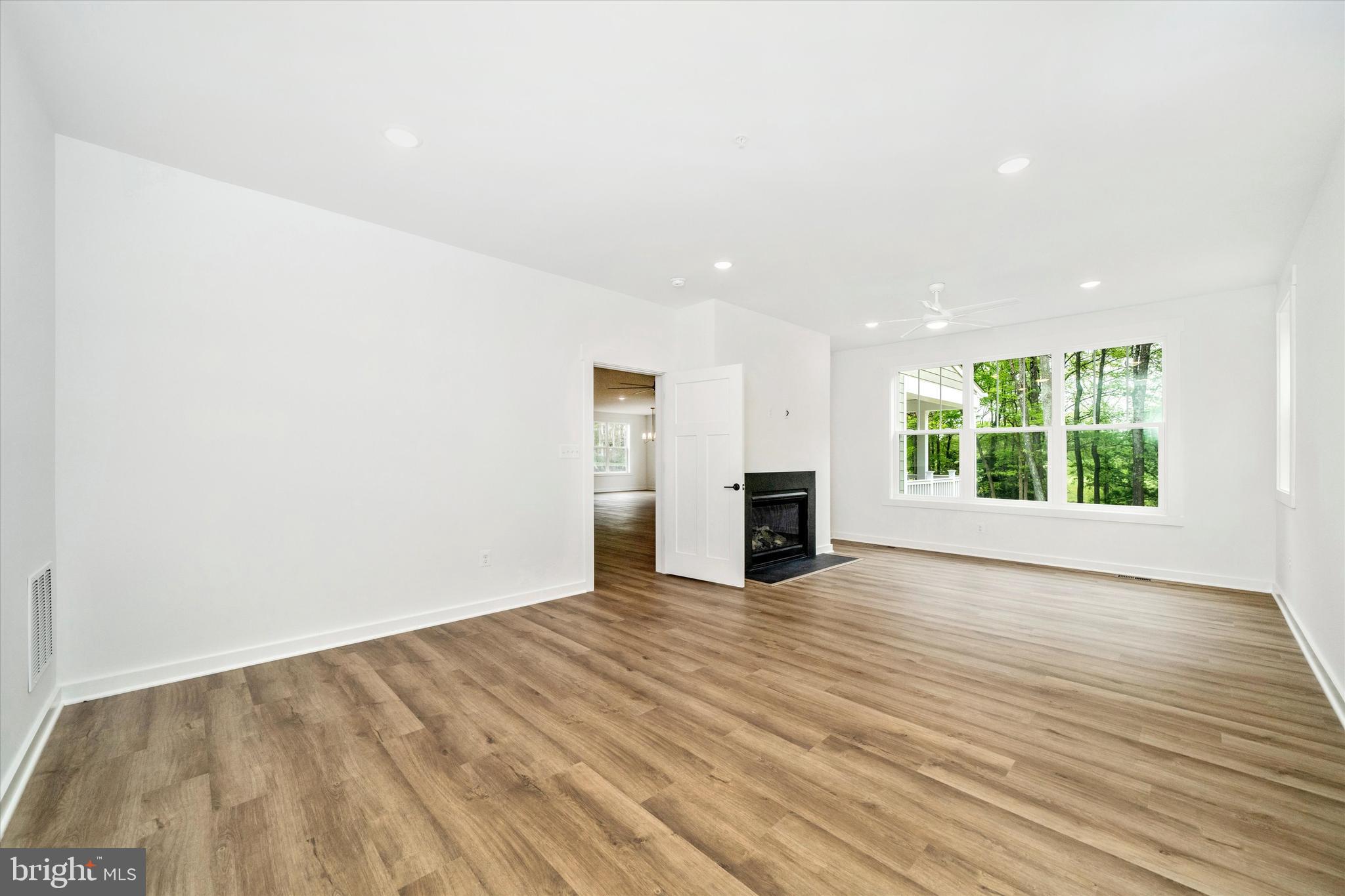 MEADOWBROOK VILLAGE - Residential
