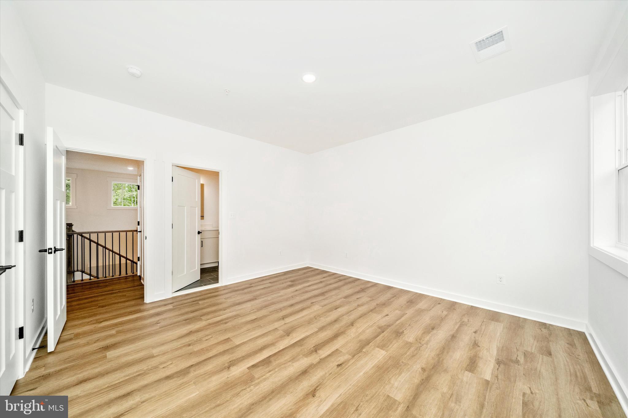 MEADOWBROOK VILLAGE - Residential