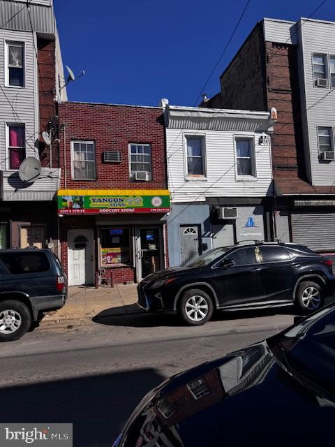 WHITMAN - Commercial Sale