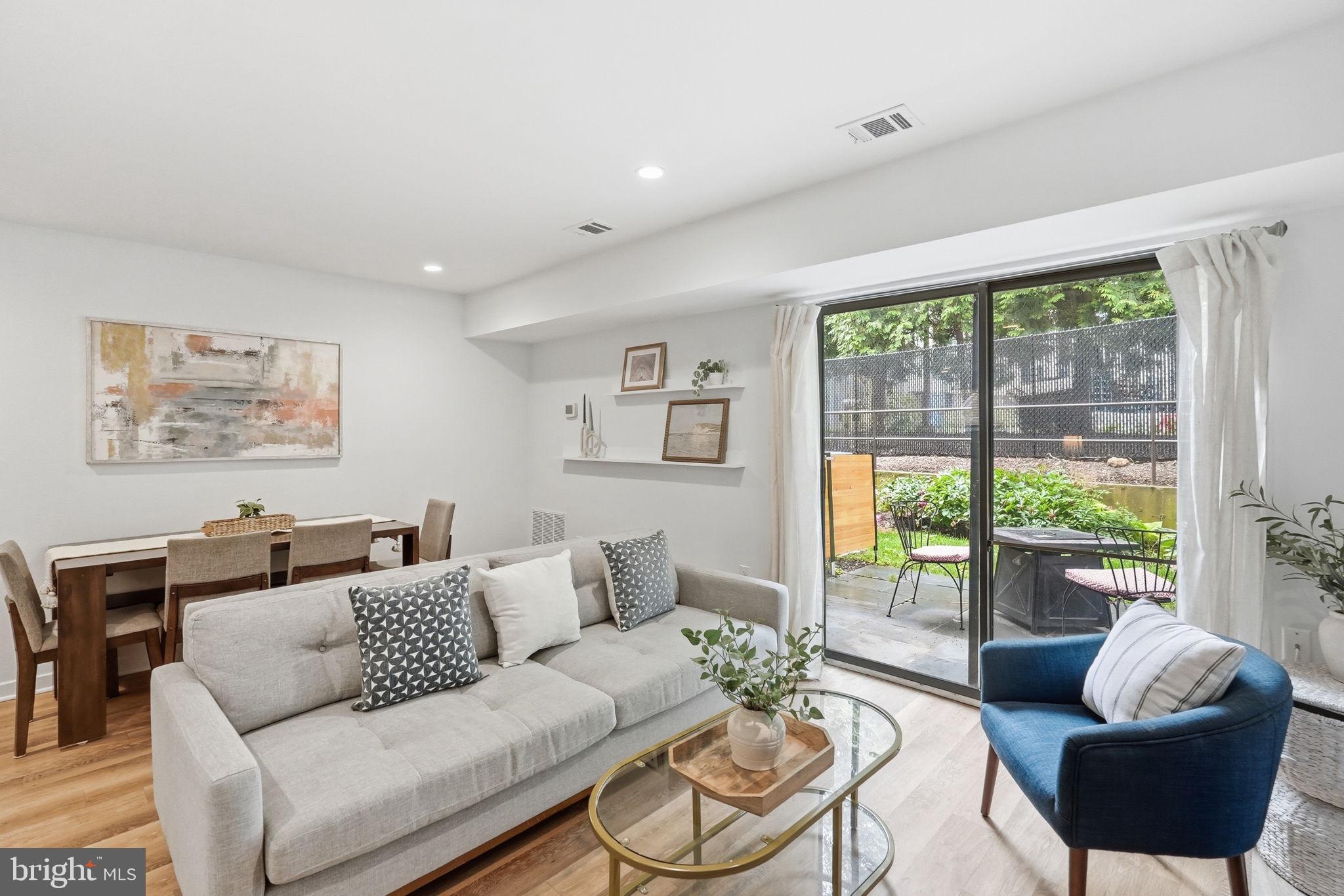 CITY COMMONS - Residential