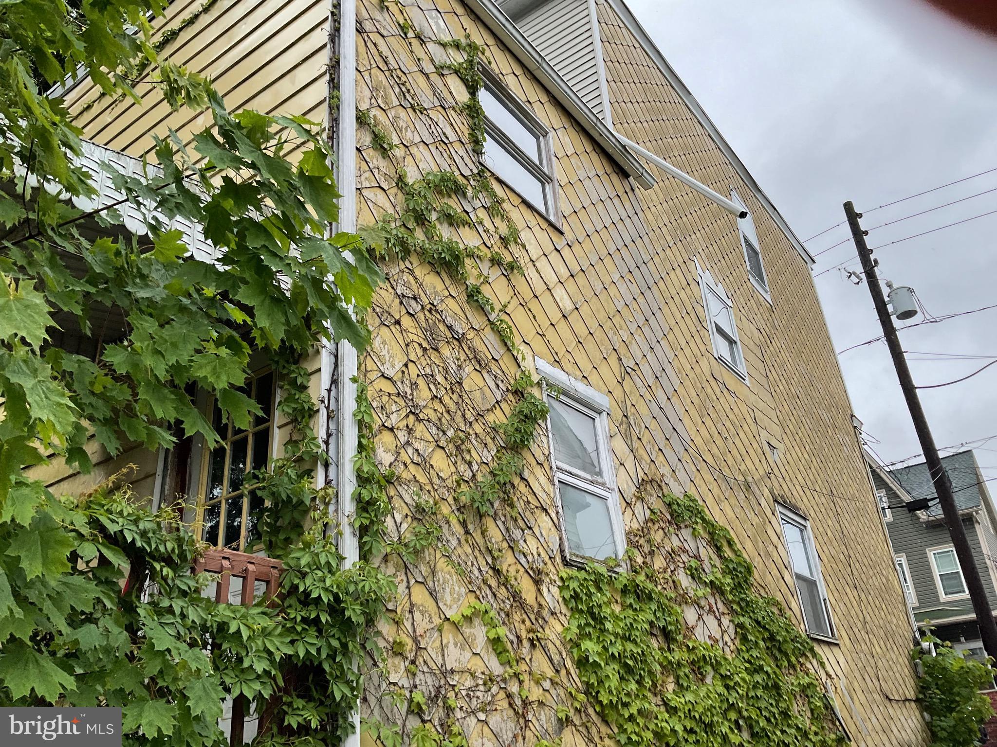 FRACKVILLE - Residential