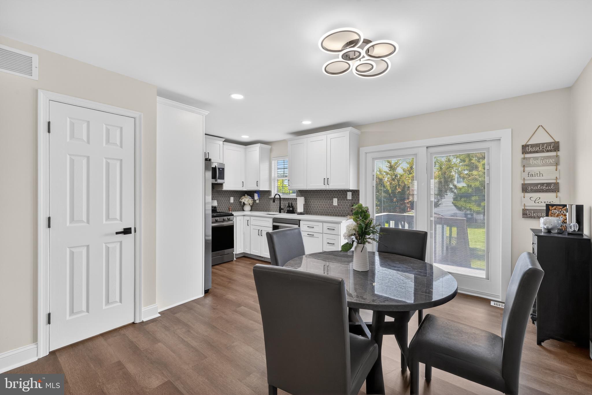 MIDDLETOWN VILLAGE - Residential