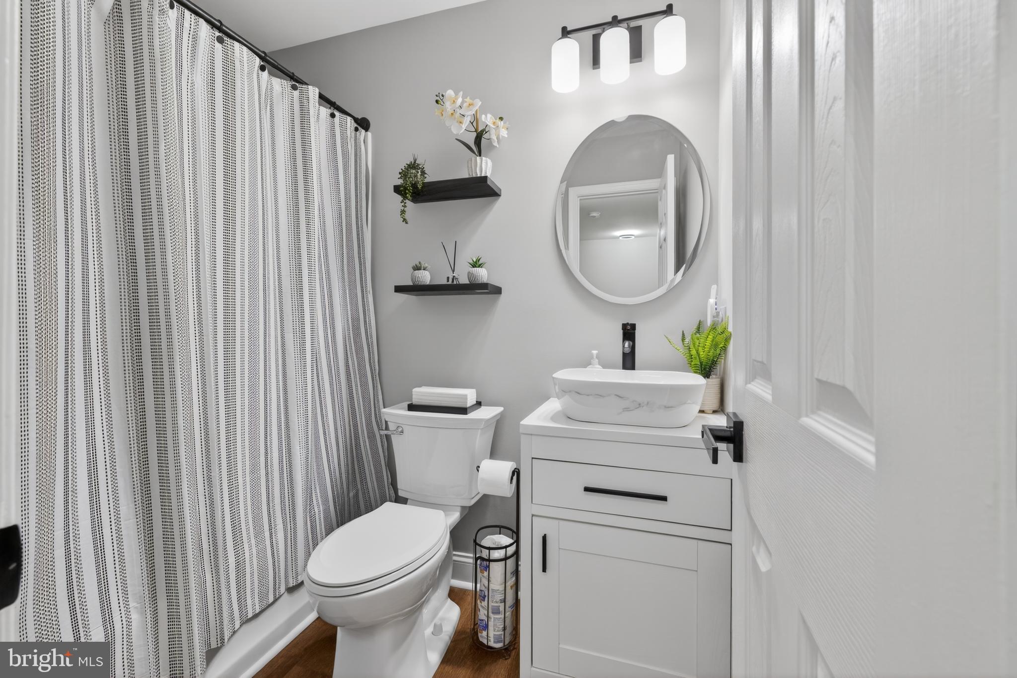 MIDDLETOWN VILLAGE - Residential