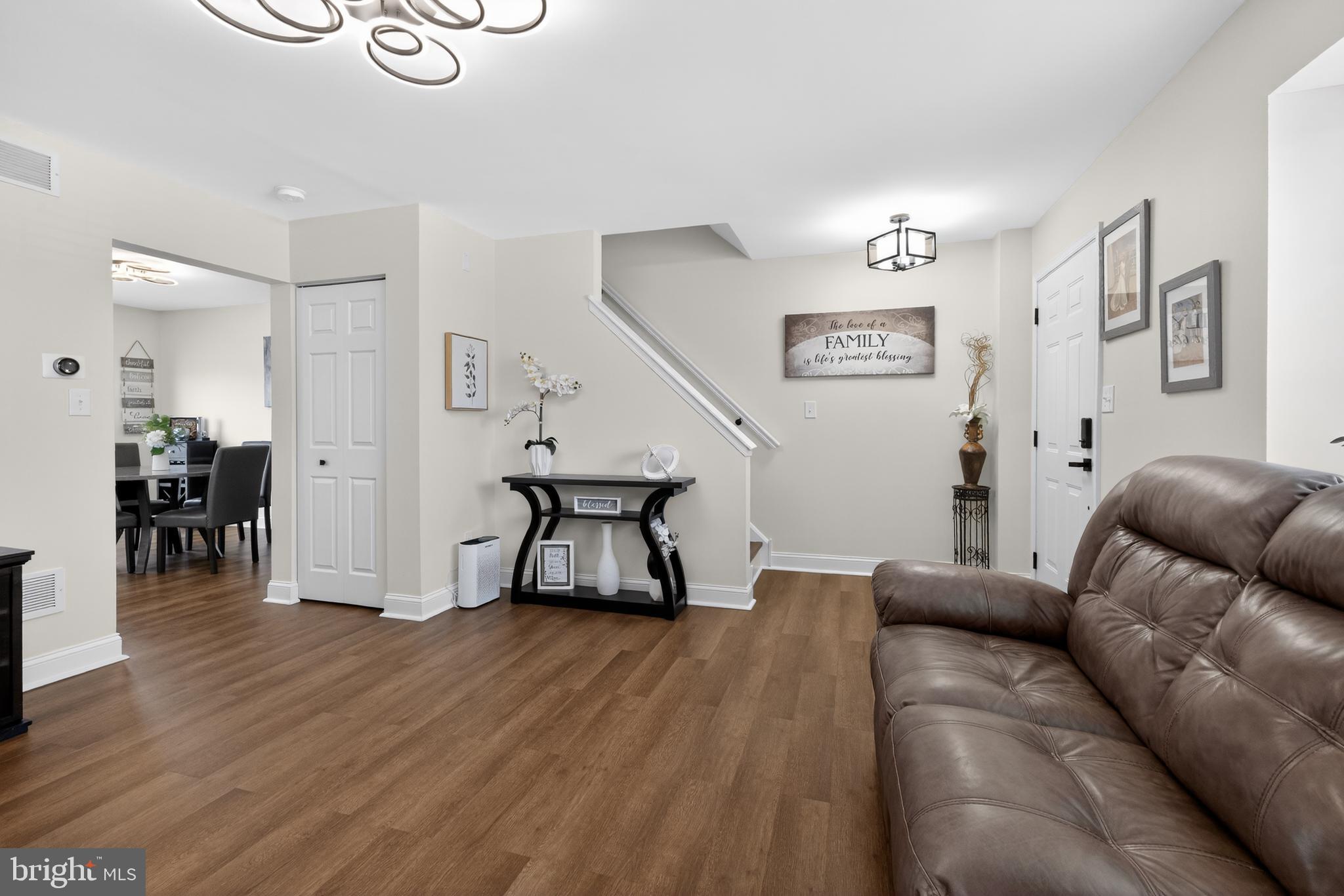 MIDDLETOWN VILLAGE - Residential