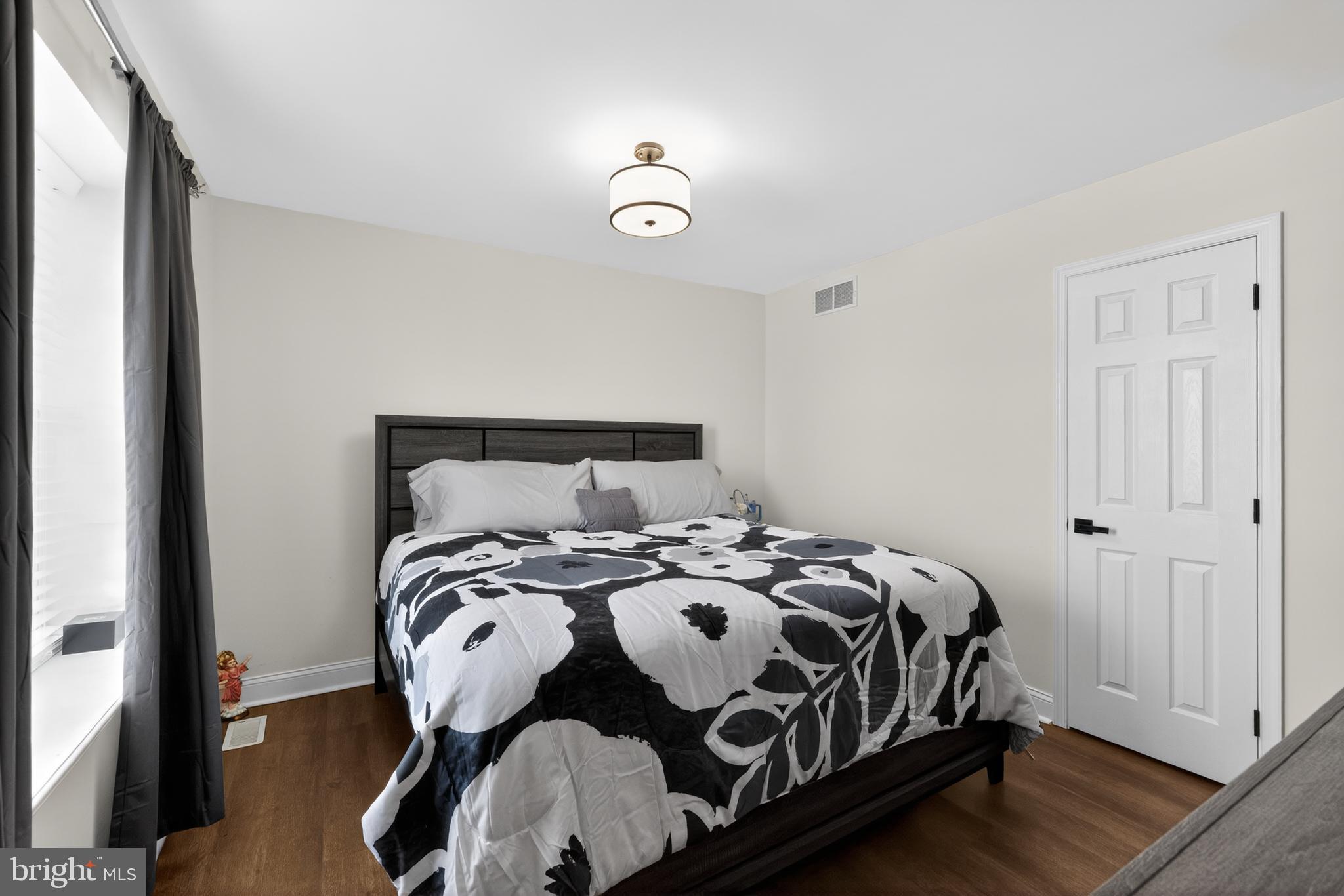 MIDDLETOWN VILLAGE - Residential