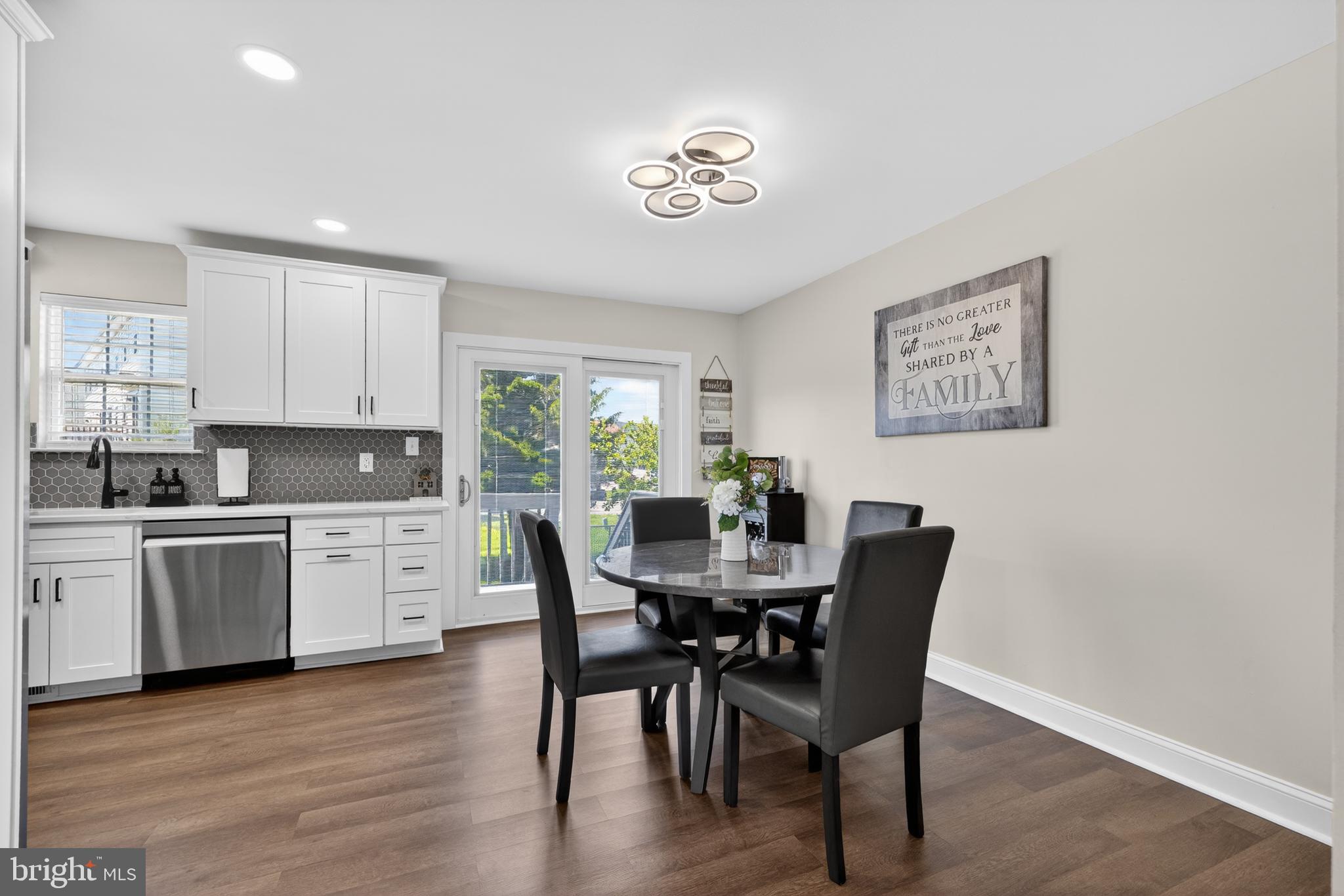 MIDDLETOWN VILLAGE - Residential
