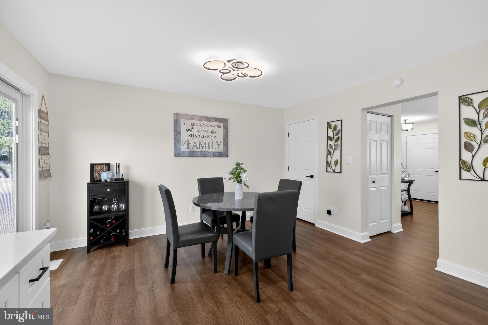 MIDDLETOWN VILLAGE - Residential
