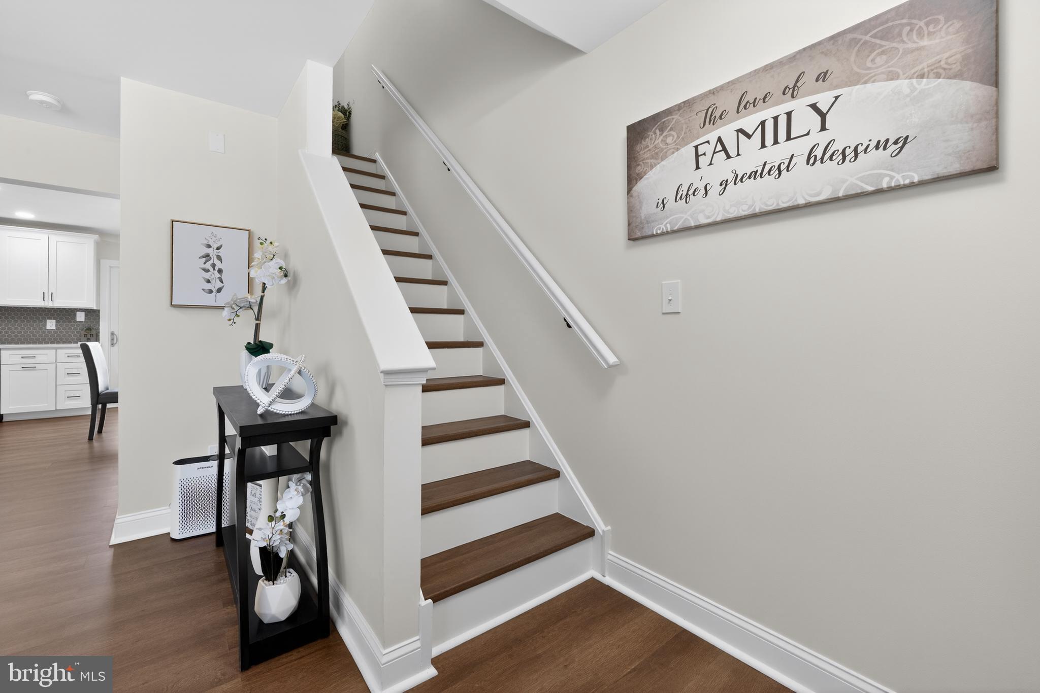 MIDDLETOWN VILLAGE - Residential