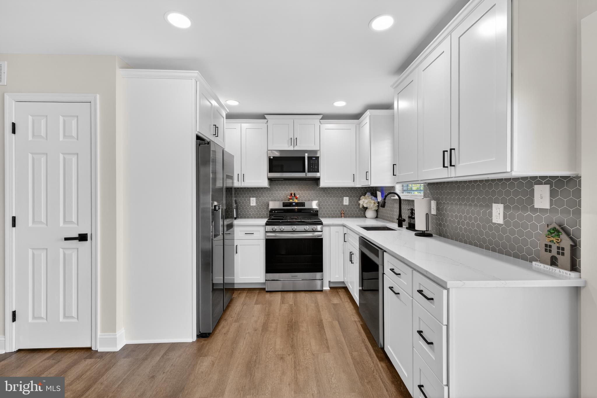 MIDDLETOWN VILLAGE - Residential
