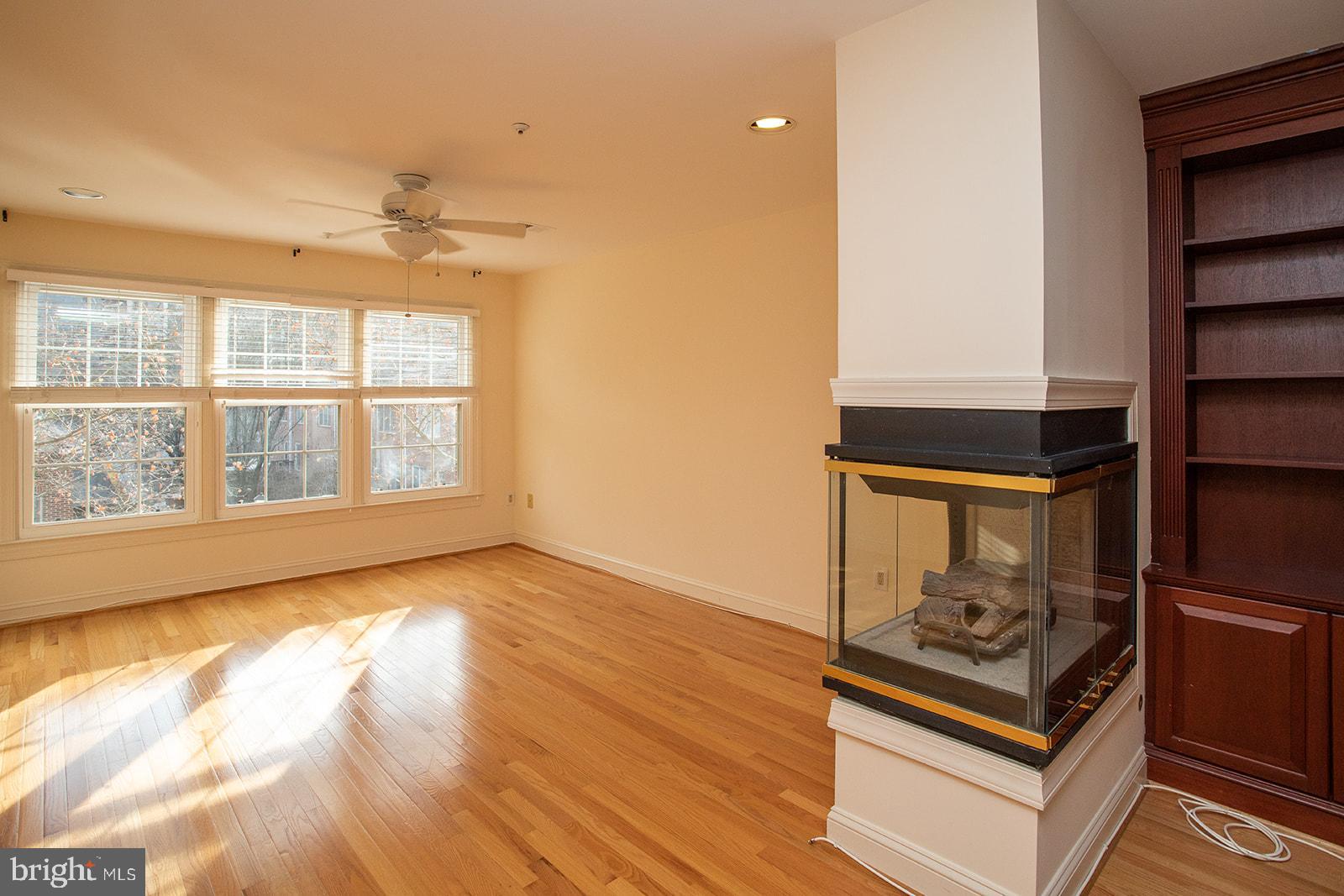 ROSSLYN - Residential Lease