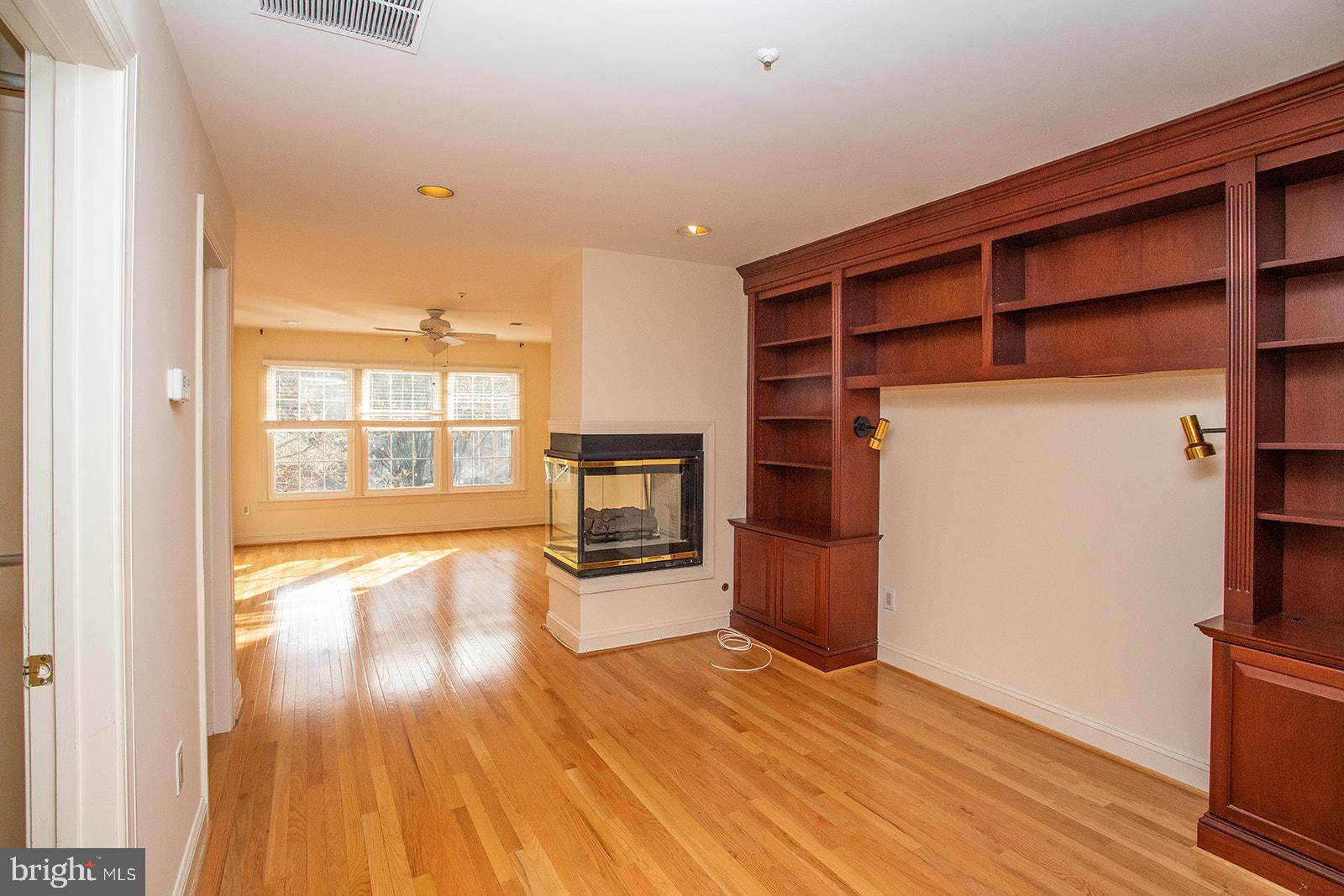 ROSSLYN - Residential Lease