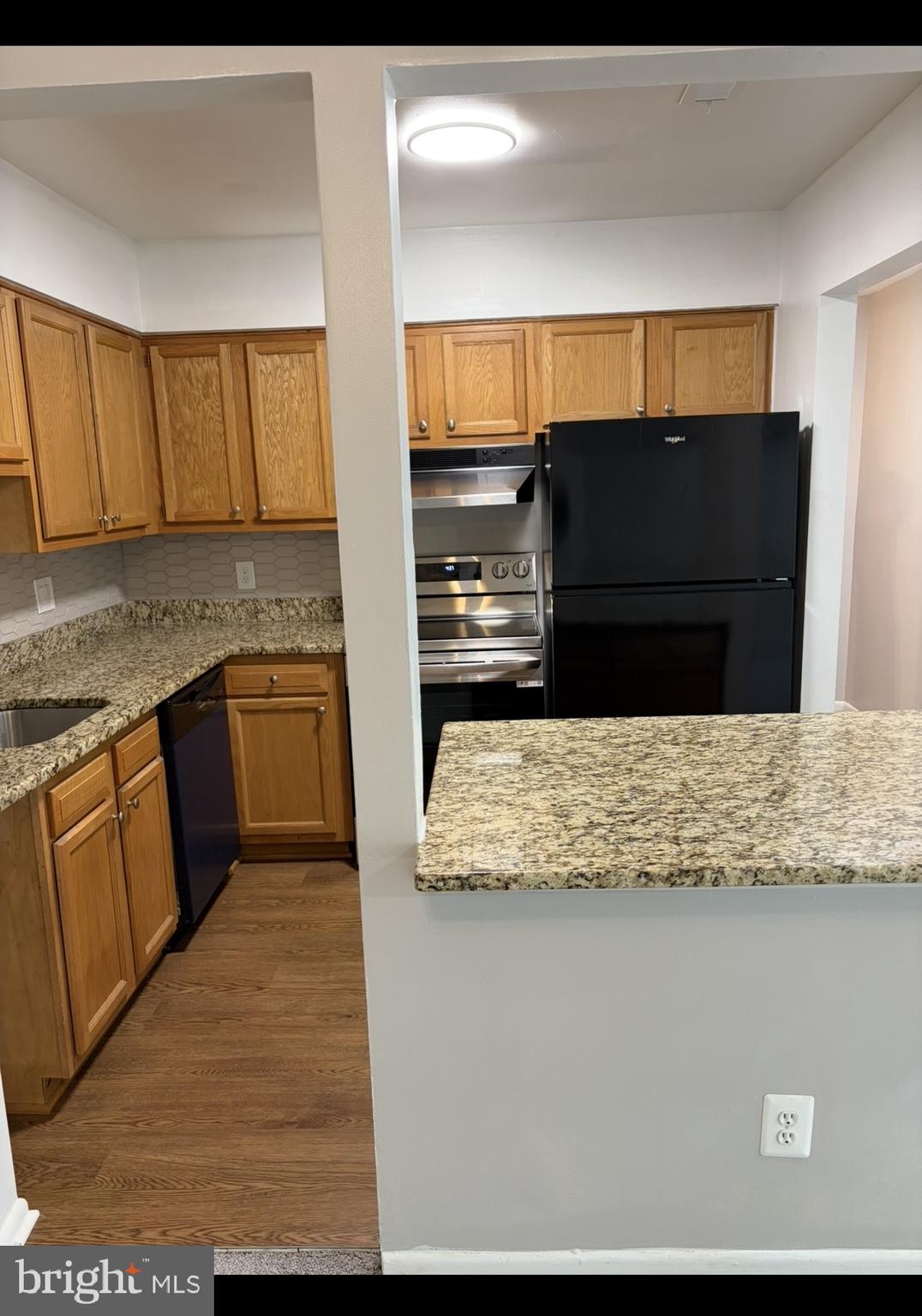 TREETOP CONDO - Residential