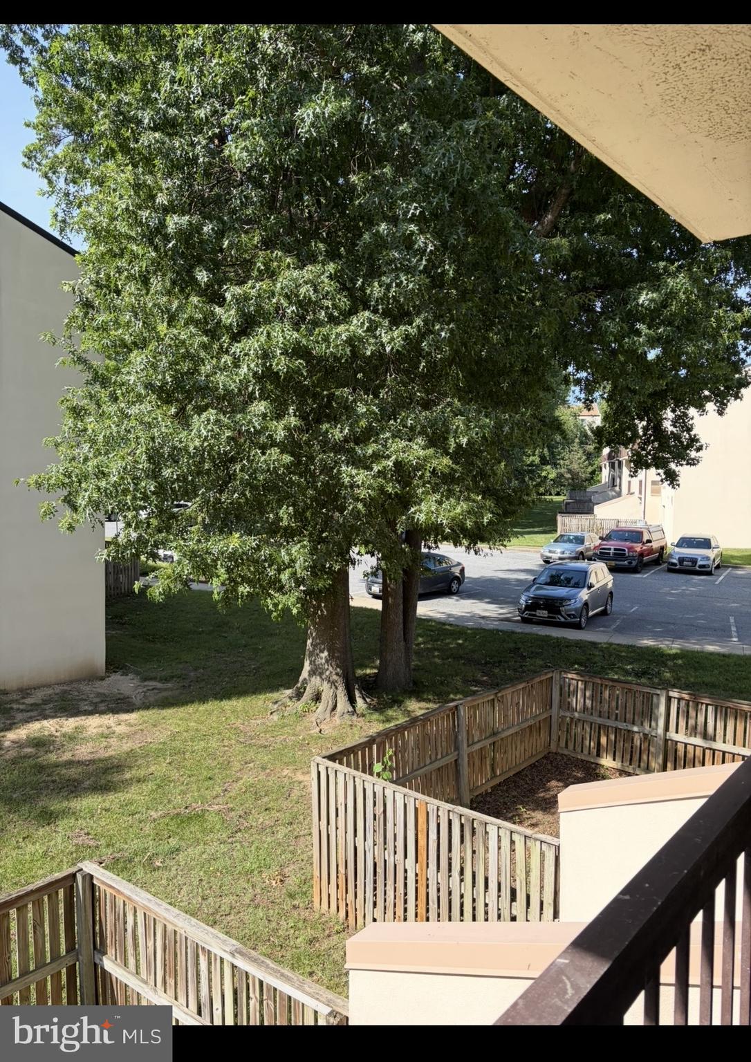 TREETOP CONDO - Residential