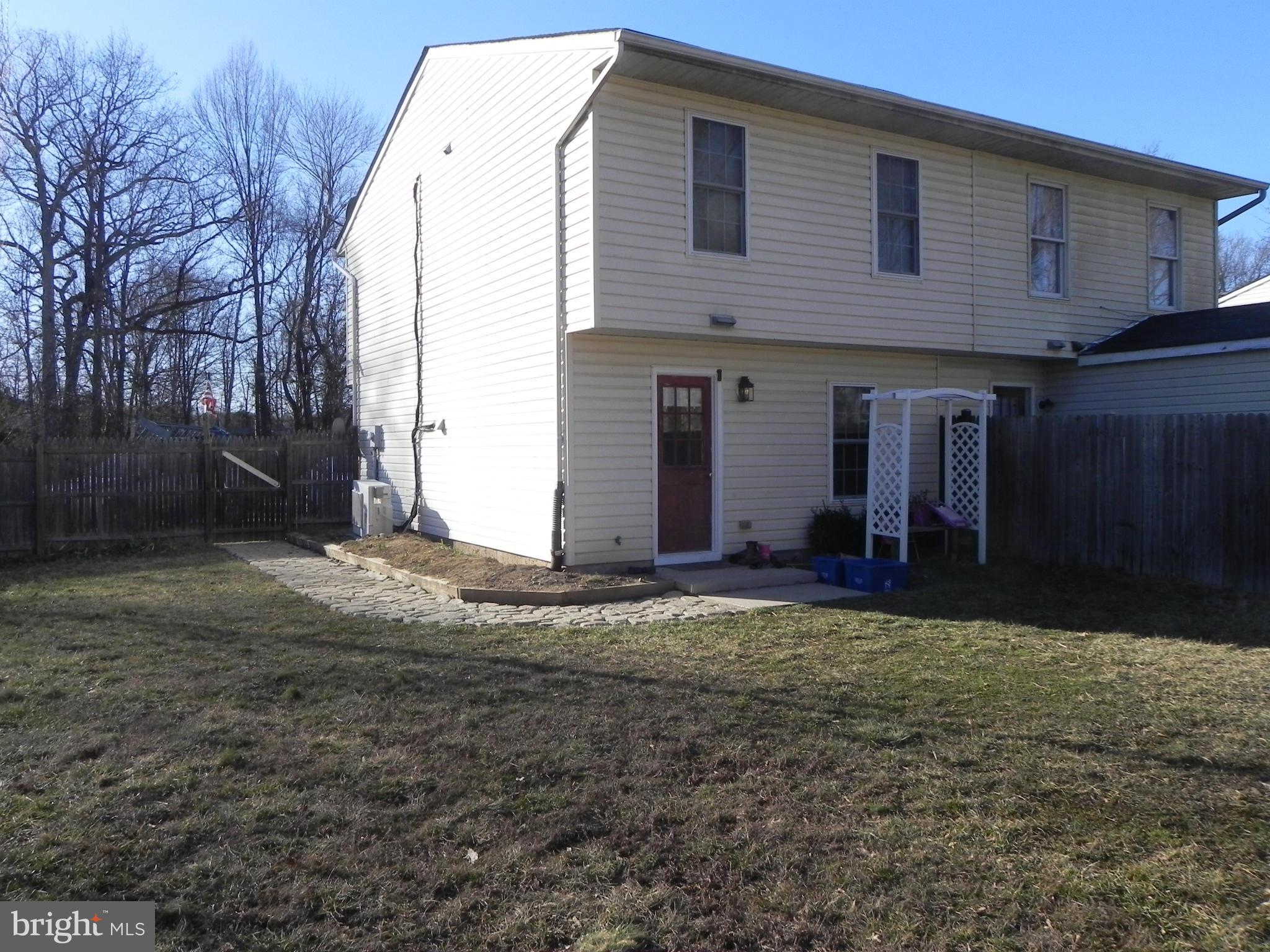 SIGEL BRN P/O GLYMONT SU - Residential Lease