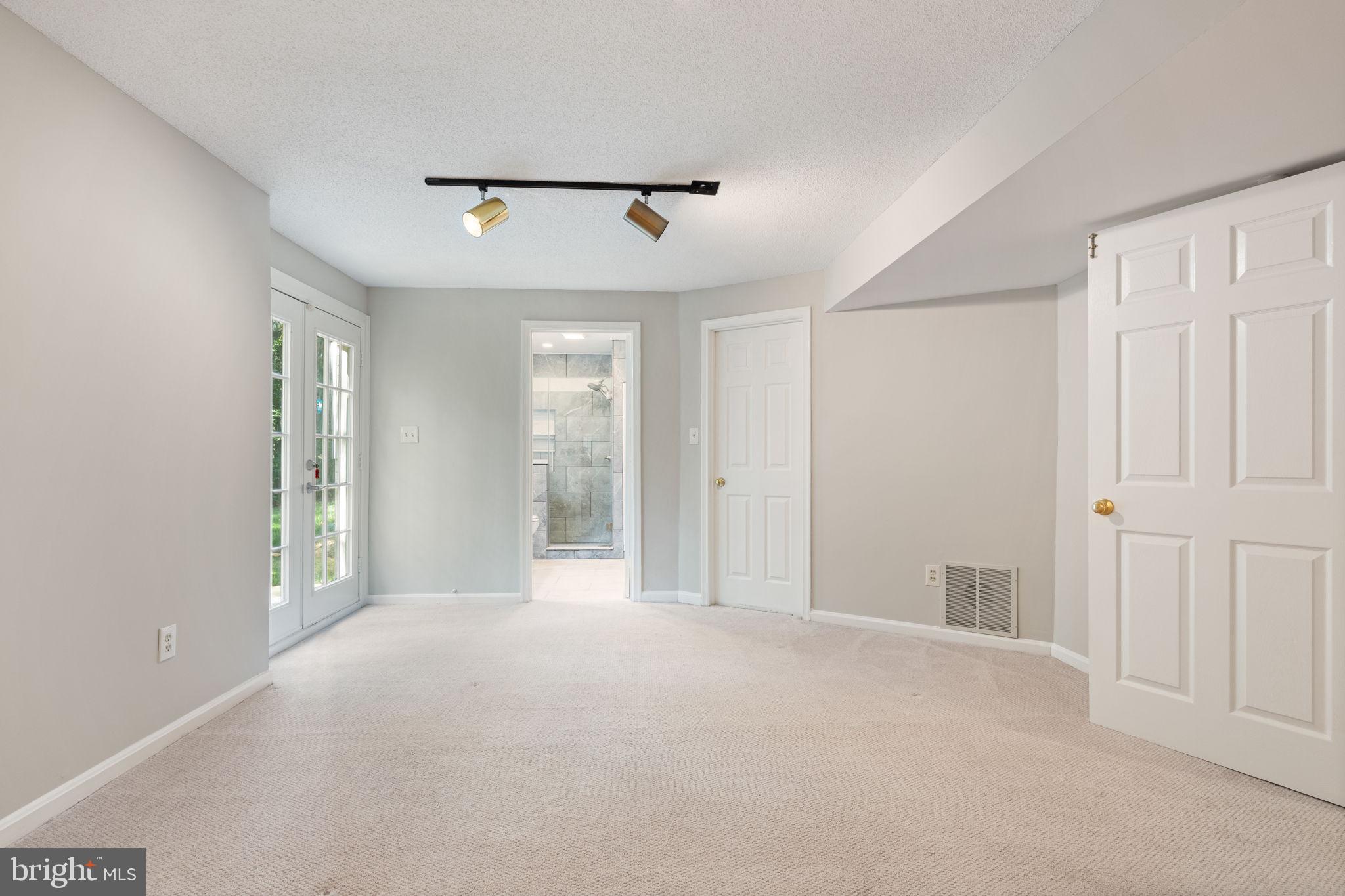 VIRGINIA RUN - Residential