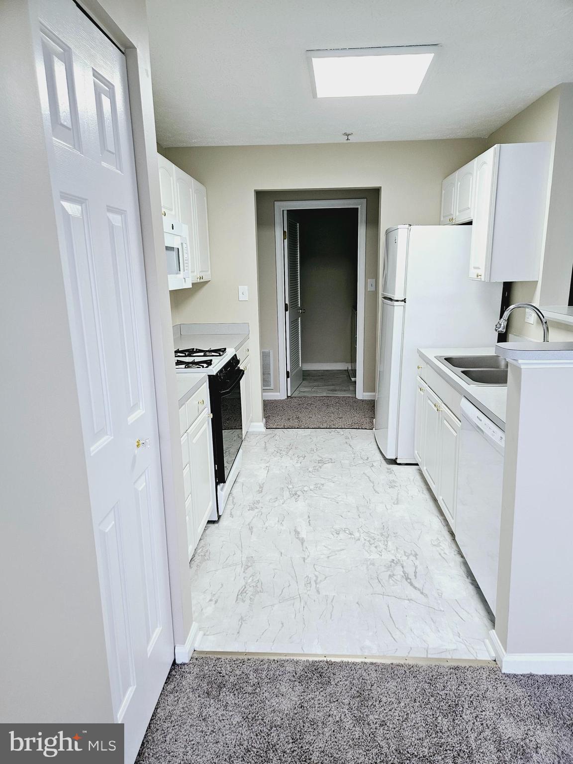 PINEY ORCHARD - Residential Lease