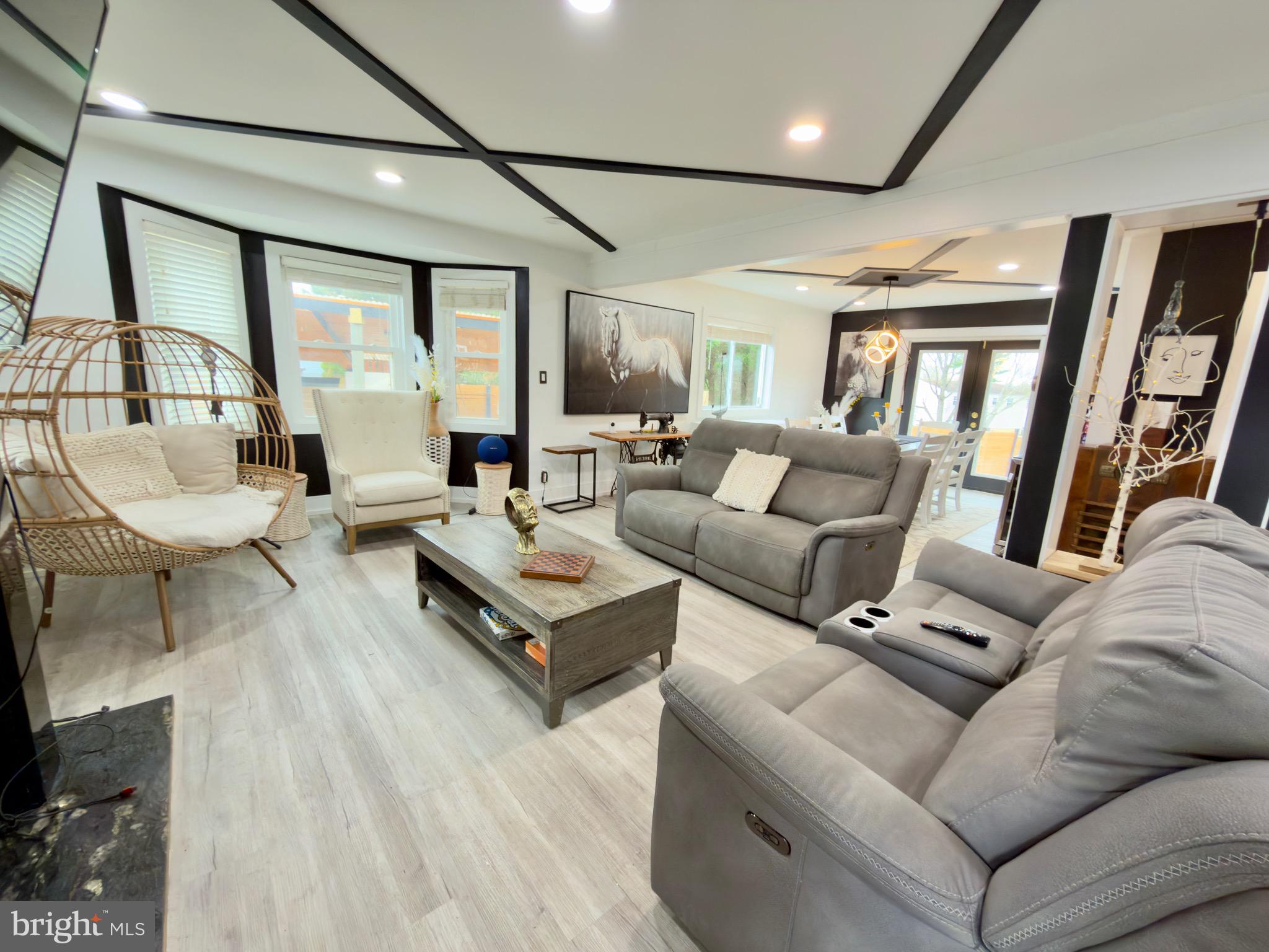 QUINCE ORCHARD MANOR - Residential